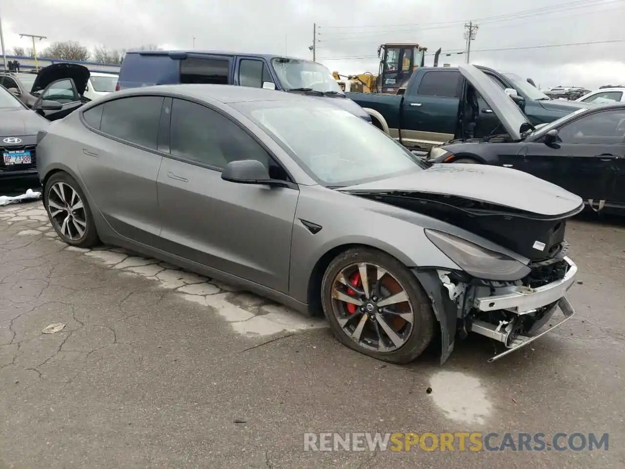 4 Photograph of a damaged car 5YJ3E1EC5LF736428 TESLA MODEL 3 2020