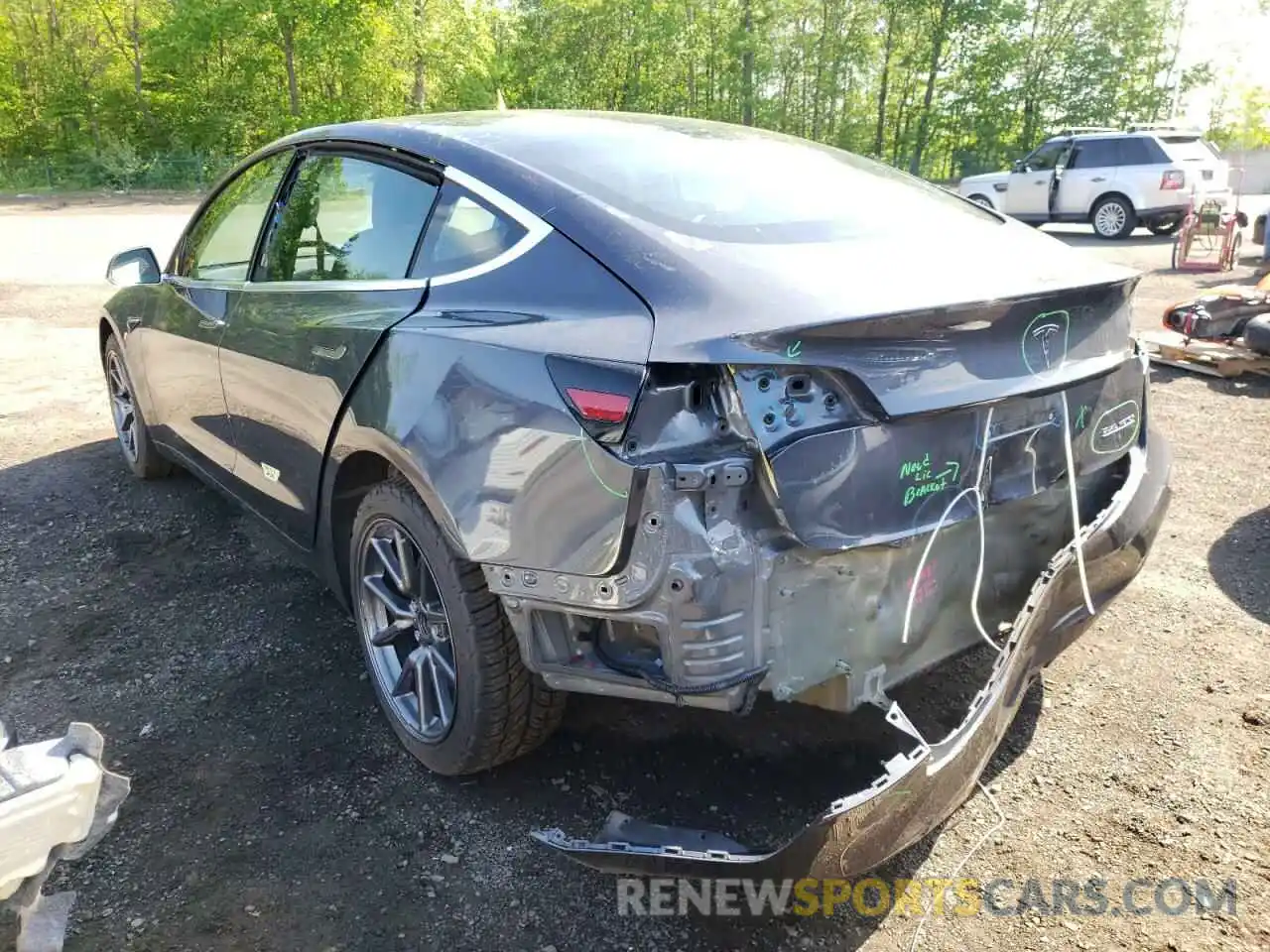 3 Photograph of a damaged car 5YJ3E1EC6LF586314 TESLA MODEL 3 2020