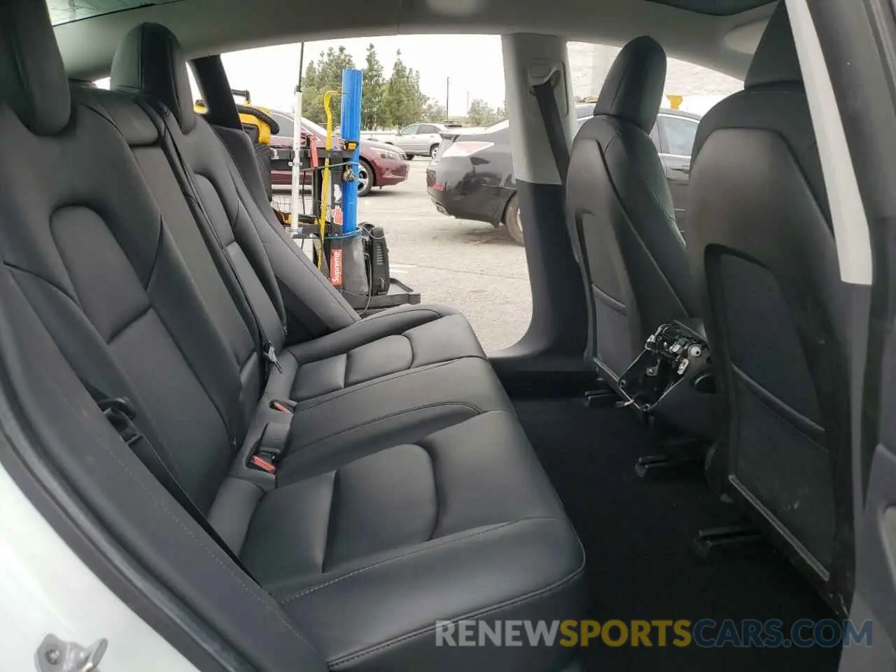 11 Photograph of a damaged car 5YJ3E1EC6LF624284 TESLA MODEL 3 2020