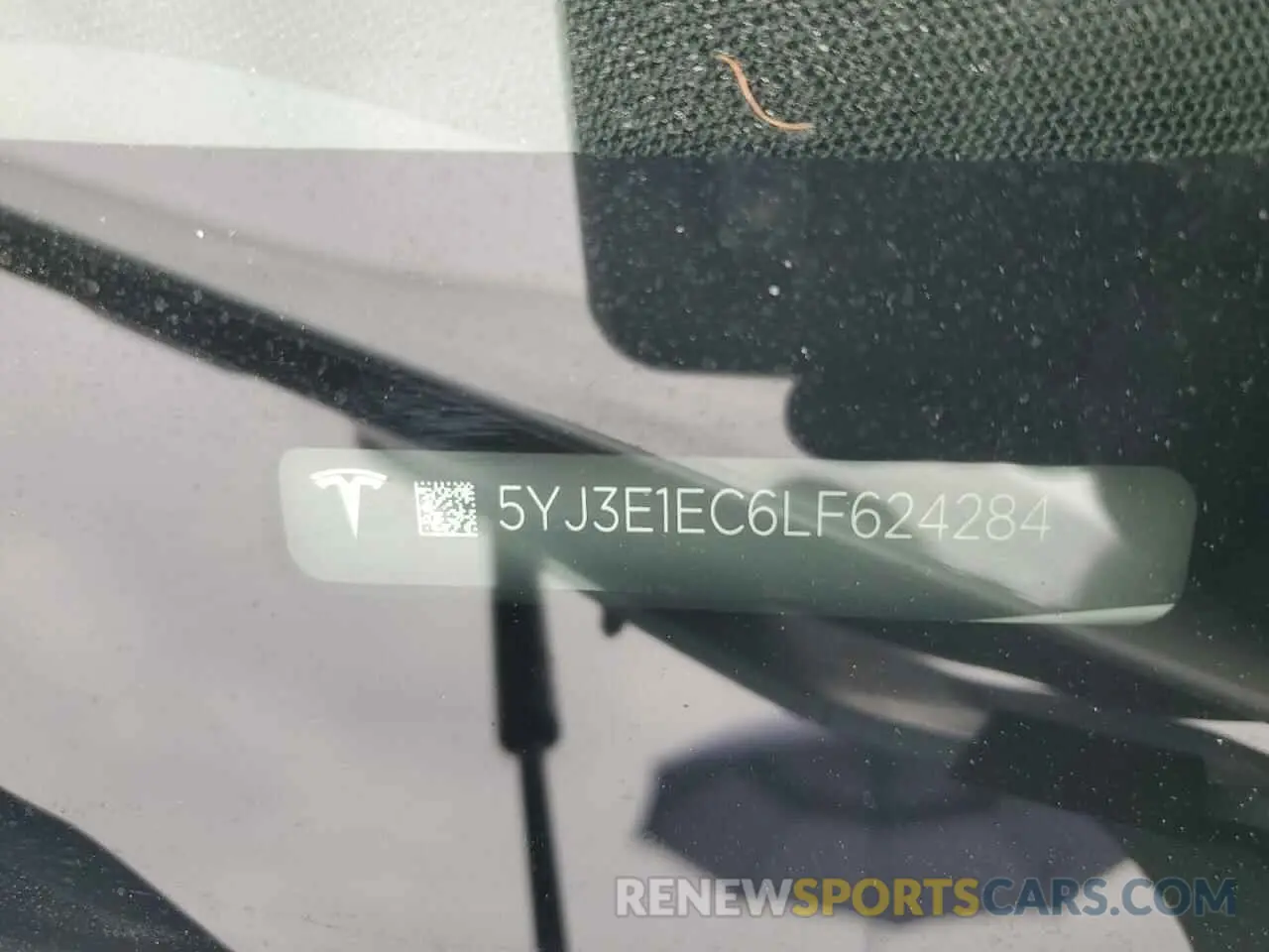 15 Photograph of a damaged car 5YJ3E1EC6LF624284 TESLA MODEL 3 2020