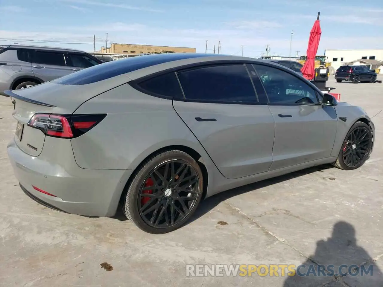 3 Photograph of a damaged car 5YJ3E1EC6LF624608 TESLA MODEL 3 2020