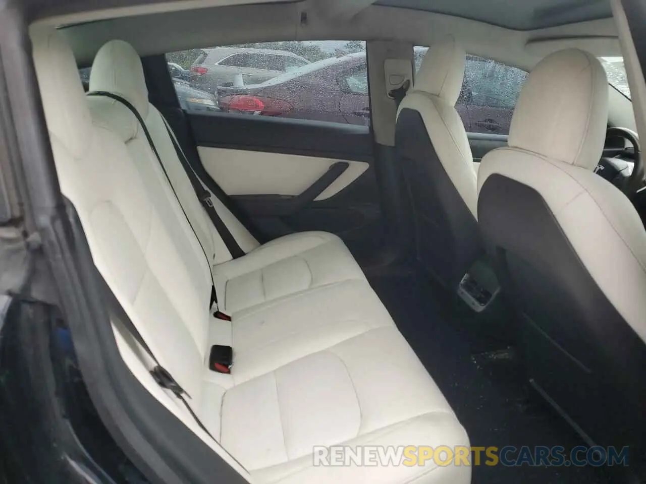 10 Photograph of a damaged car 5YJ3E1EC6LF641683 TESLA MODEL 3 2020