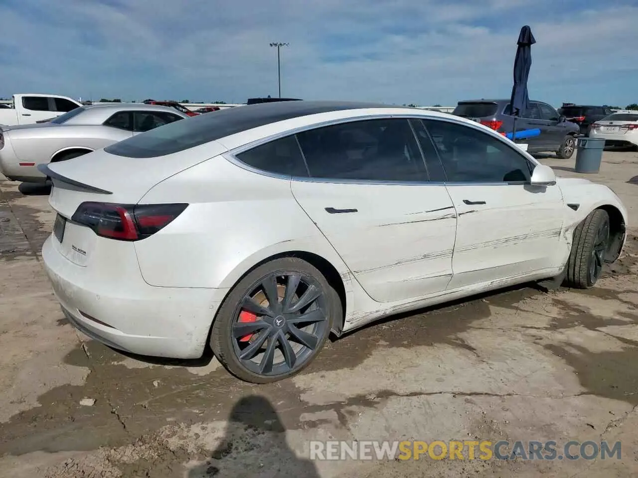 3 Photograph of a damaged car 5YJ3E1EC6LF714177 TESLA MODEL 3 2020