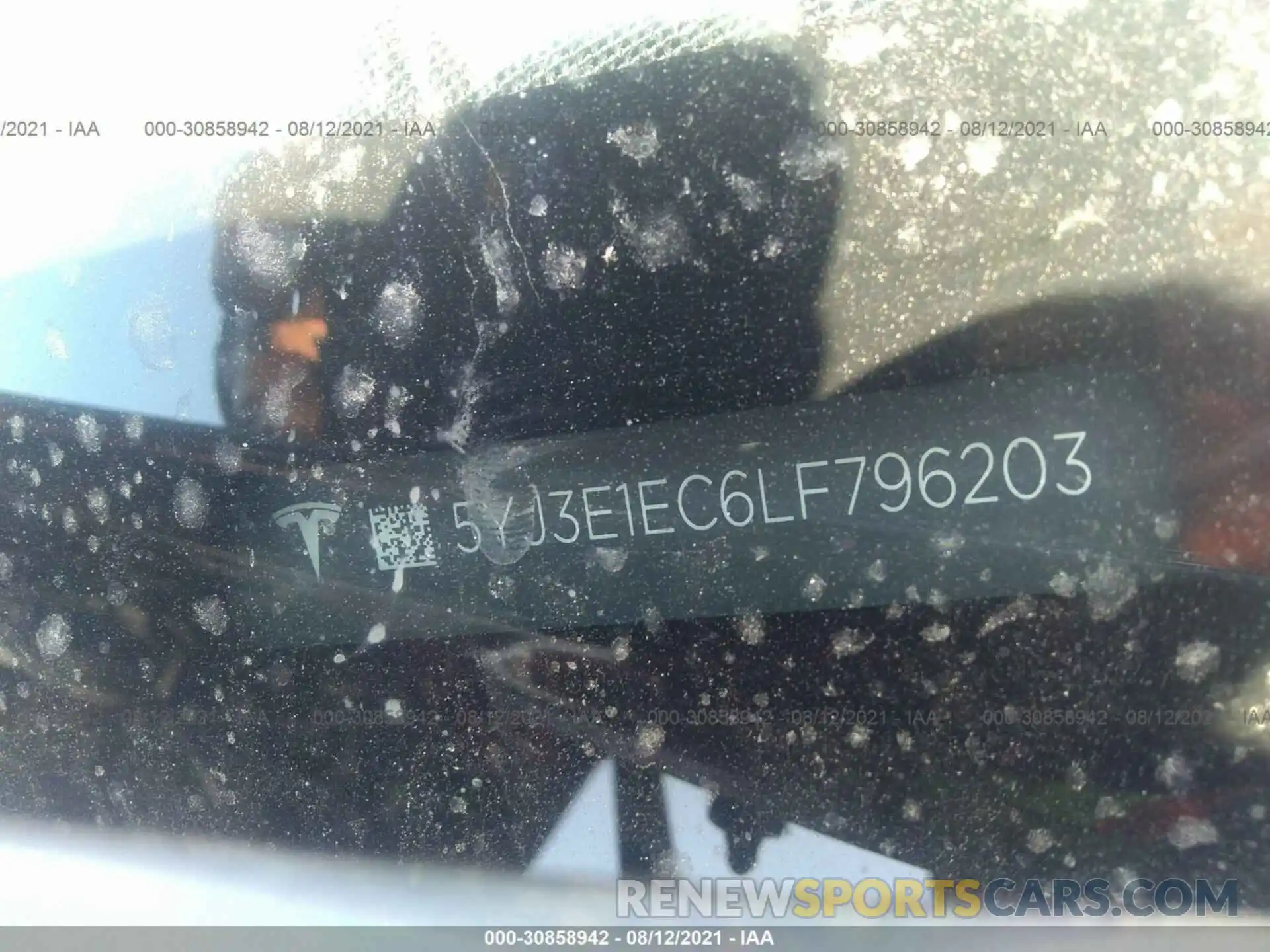 9 Photograph of a damaged car 5YJ3E1EC6LF796203 TESLA MODEL 3 2020