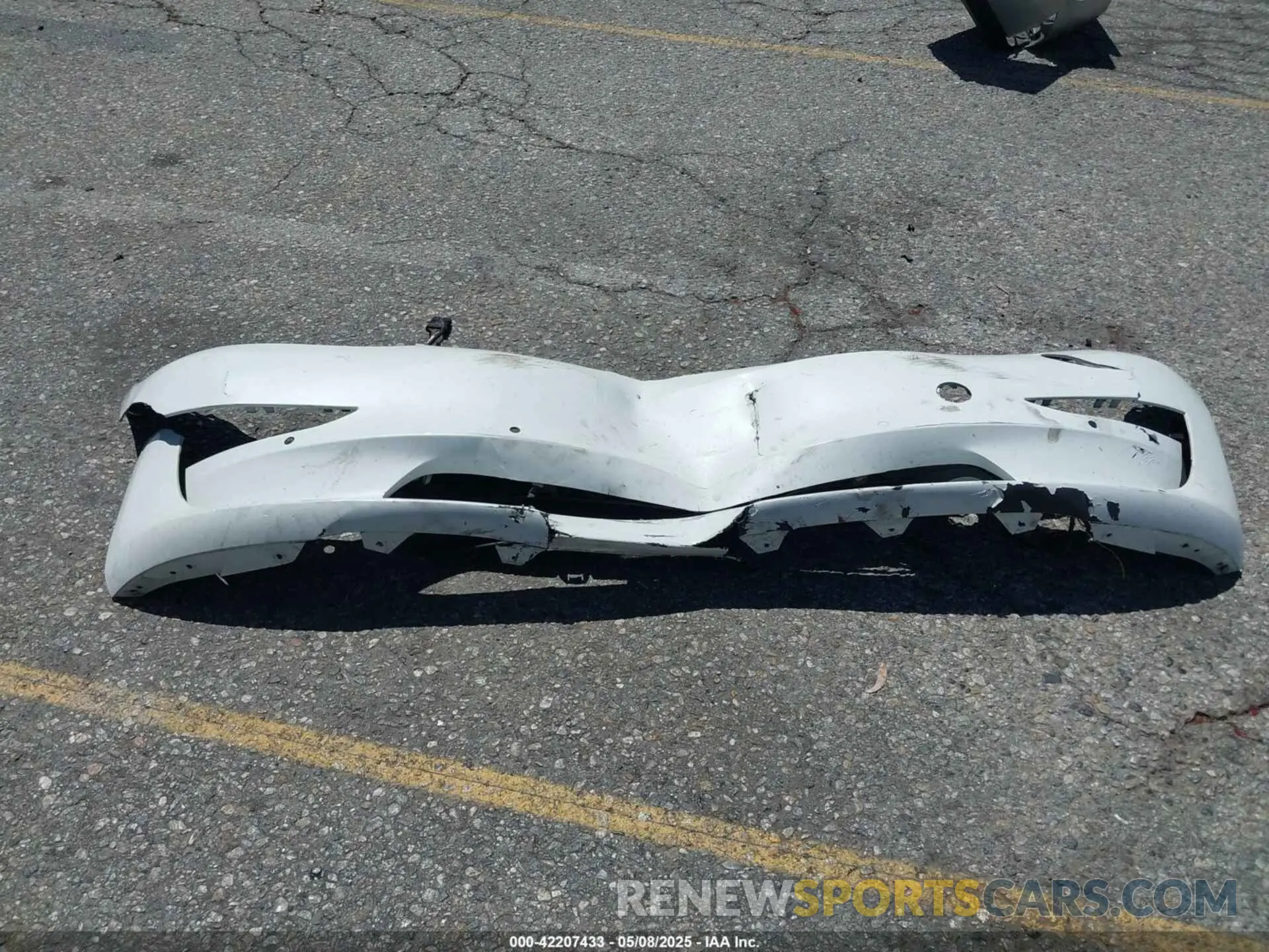 12 Photograph of a damaged car 5YJ3E1EC6LF805448 TESLA MODEL 3 2020