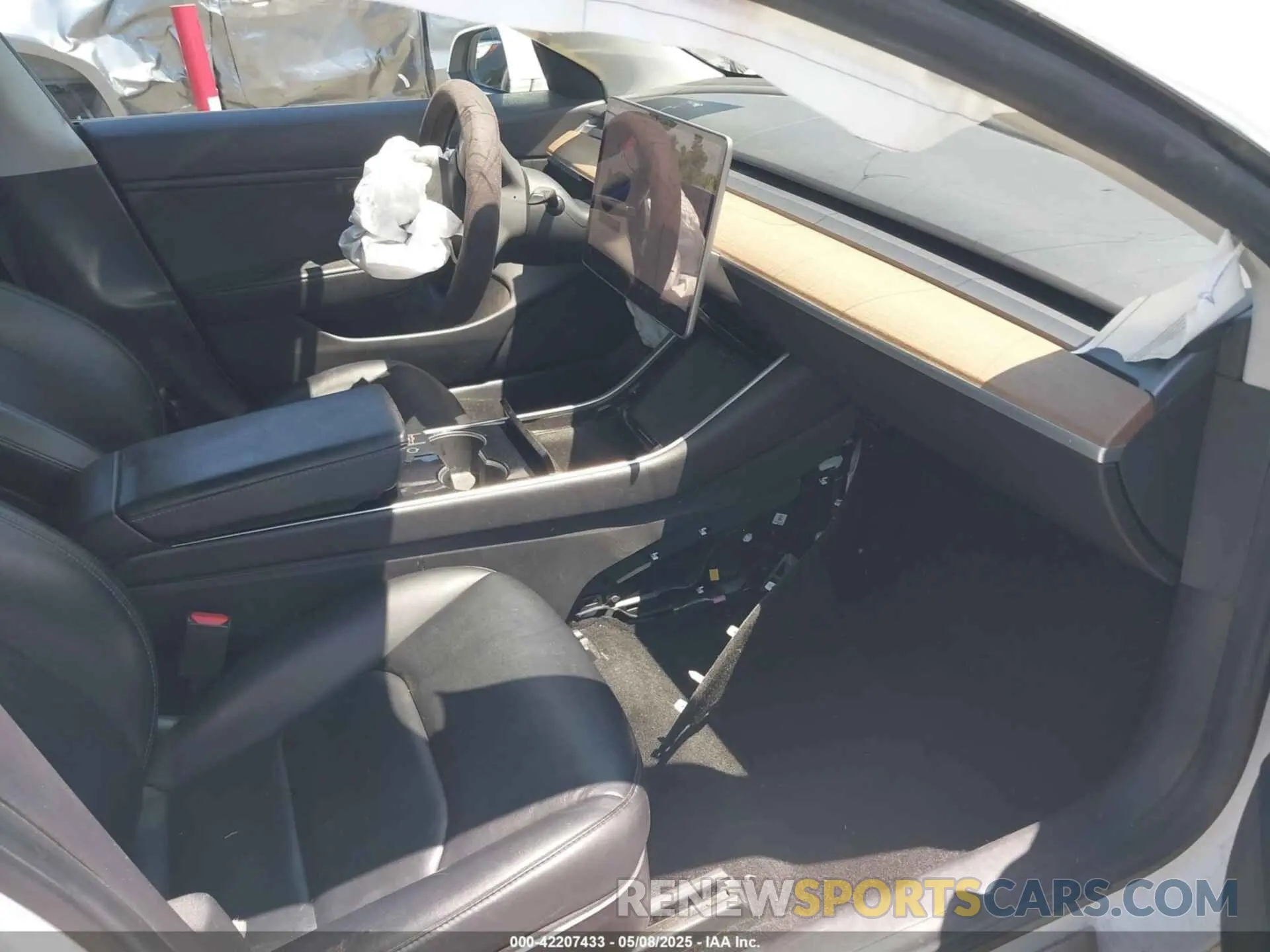 5 Photograph of a damaged car 5YJ3E1EC6LF805448 TESLA MODEL 3 2020