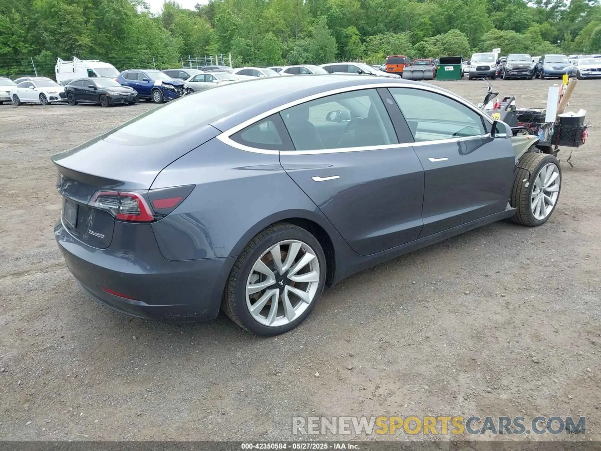 4 Photograph of a damaged car 5YJ3E1EC7LF586659 TESLA MODEL 3 2020
