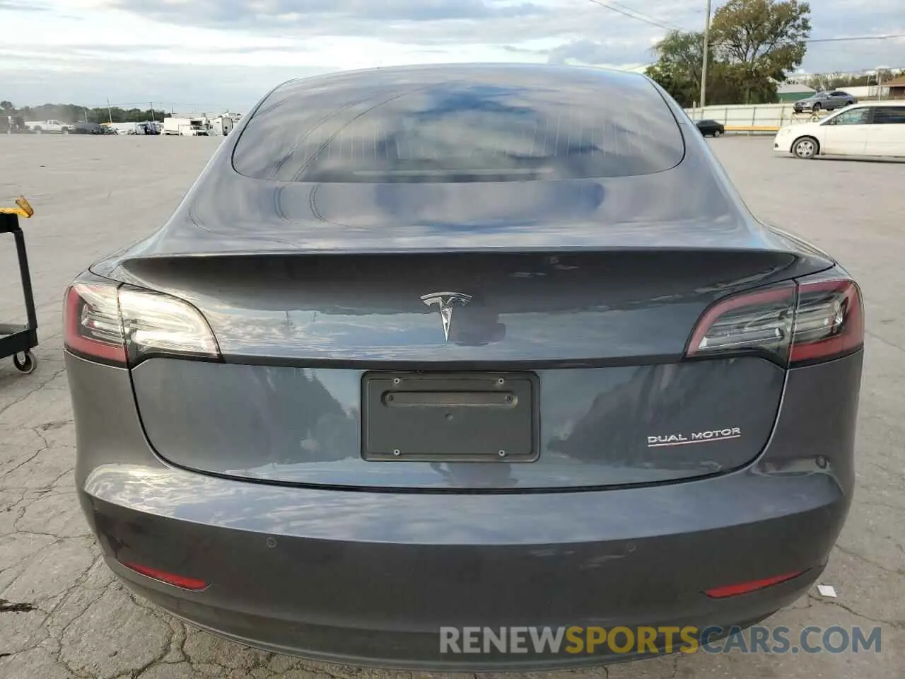6 Photograph of a damaged car 5YJ3E1EC7LF627243 TESLA MODEL 3 2020