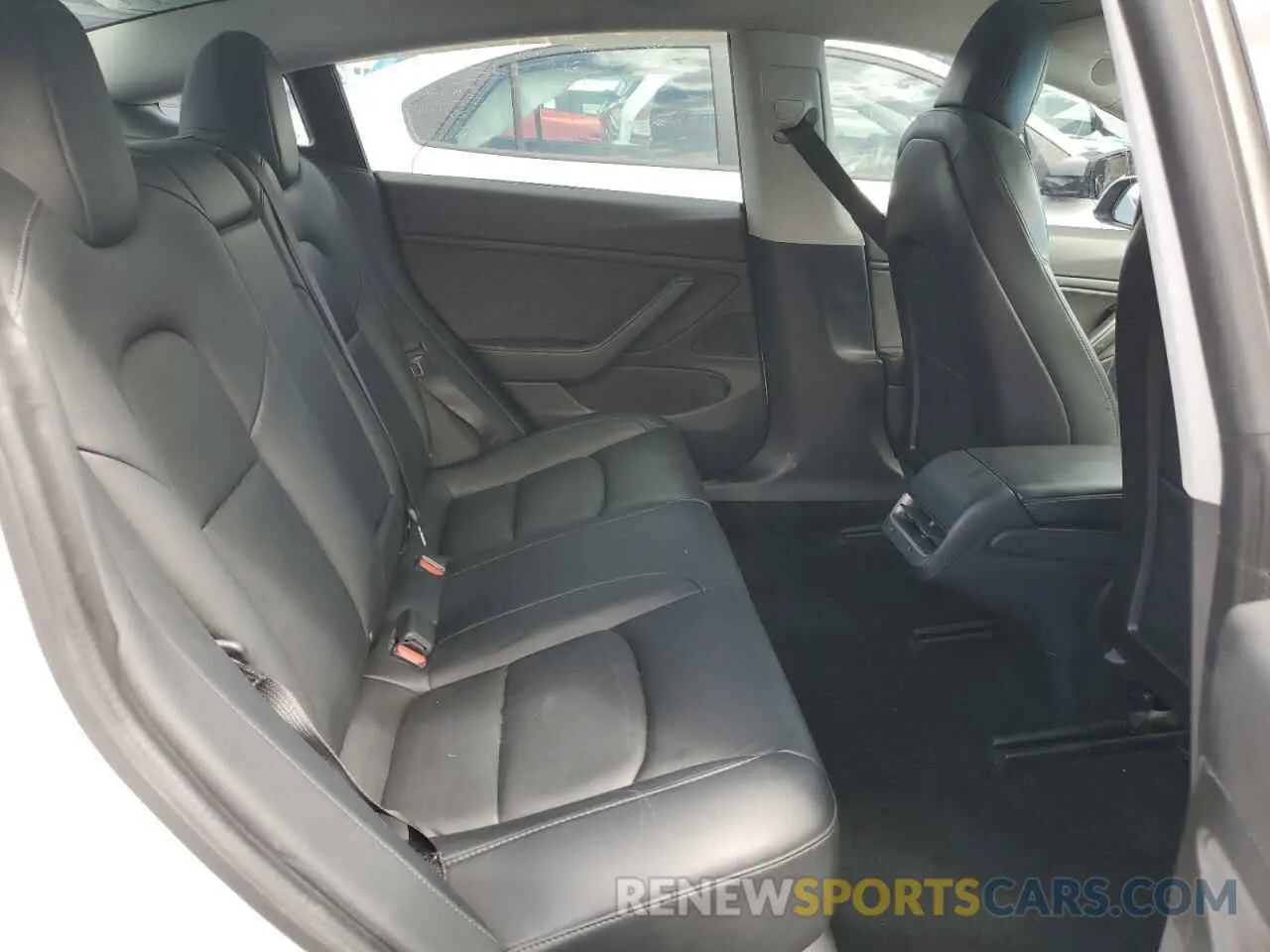 10 Photograph of a damaged car 5YJ3E1EC7LF627355 TESLA MODEL 3 2020