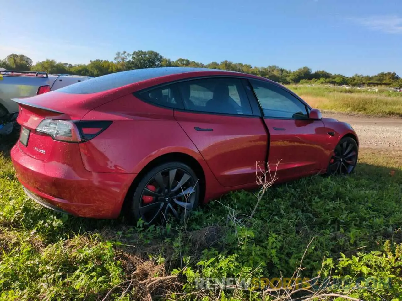 3 Photograph of a damaged car 5YJ3E1EC7LF669363 TESLA MODEL 3 2020