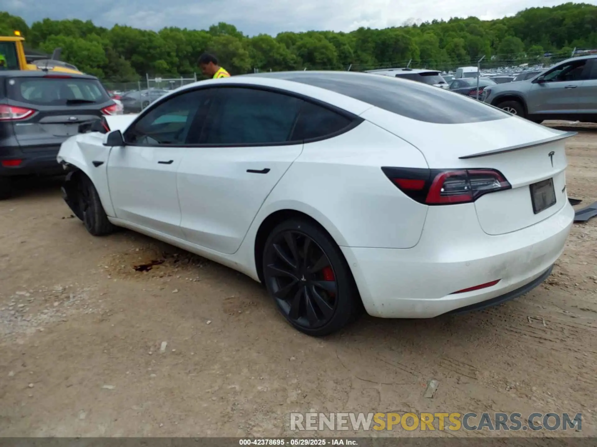 3 Photograph of a damaged car 5YJ3E1EC7LF714303 TESLA MODEL 3 2020