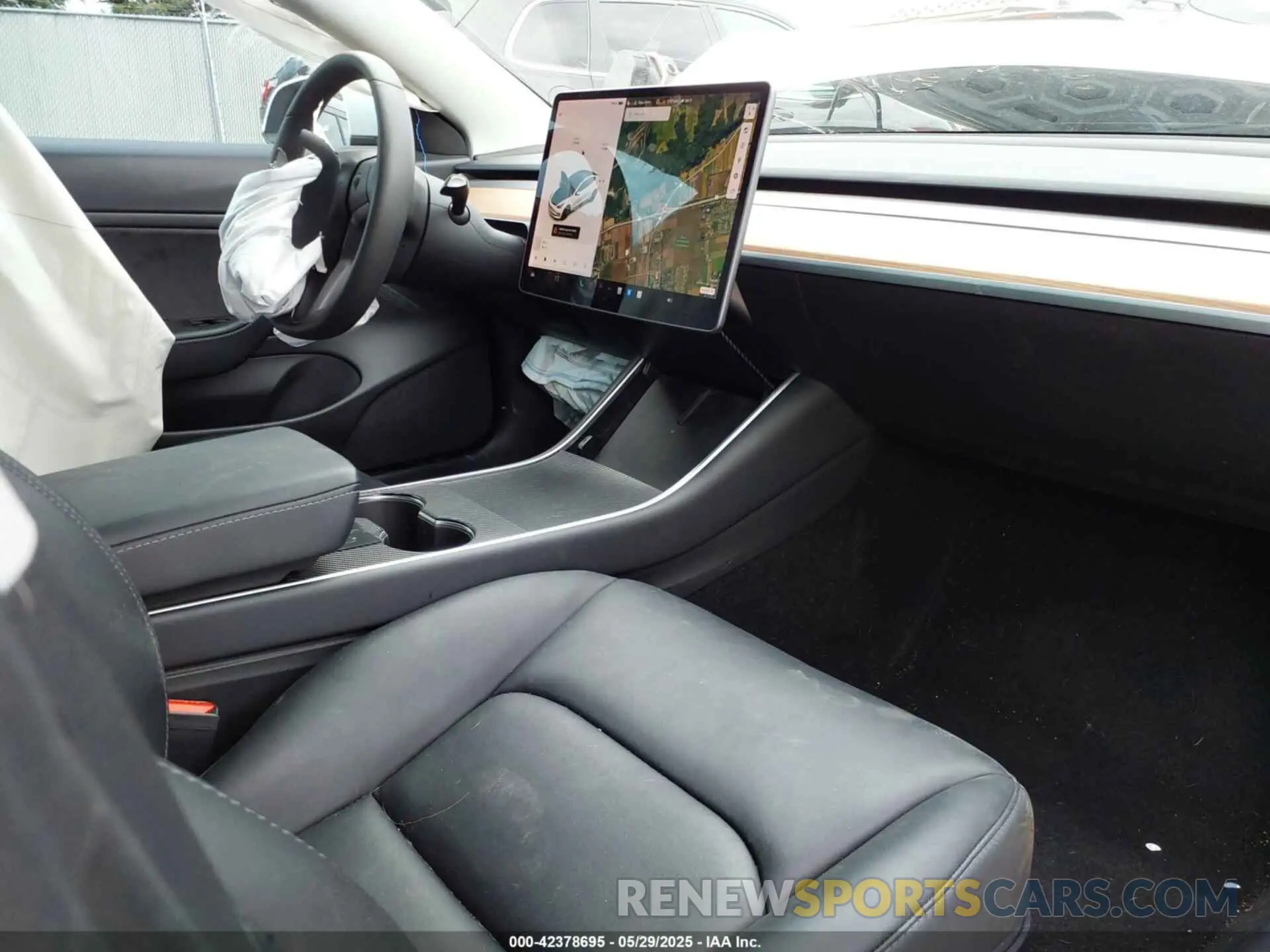 5 Photograph of a damaged car 5YJ3E1EC7LF714303 TESLA MODEL 3 2020
