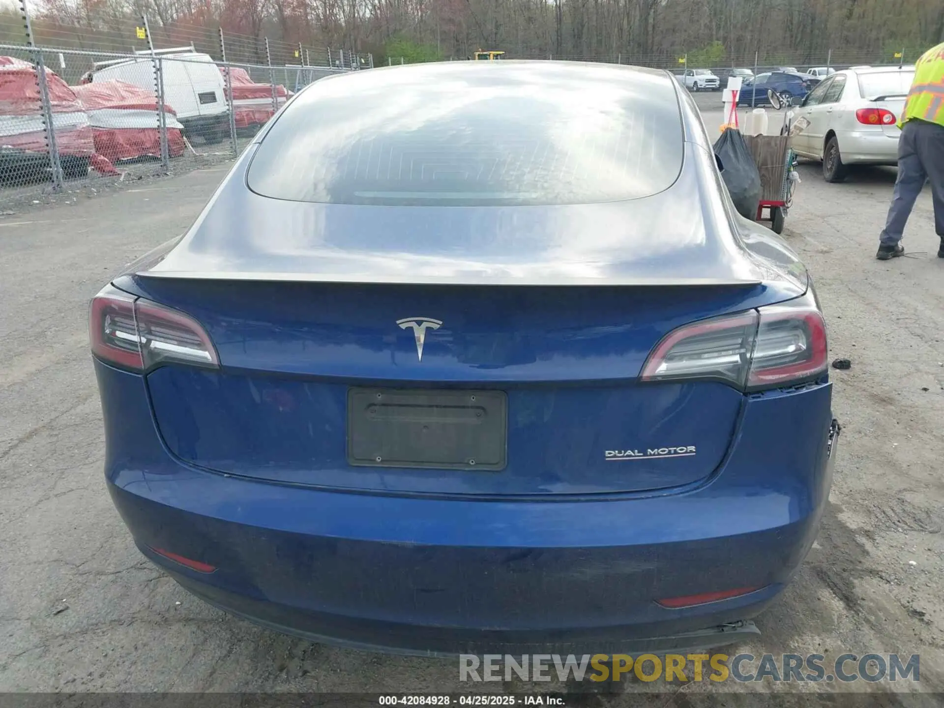 16 Photograph of a damaged car 5YJ3E1EC7LF784223 TESLA MODEL 3 2020