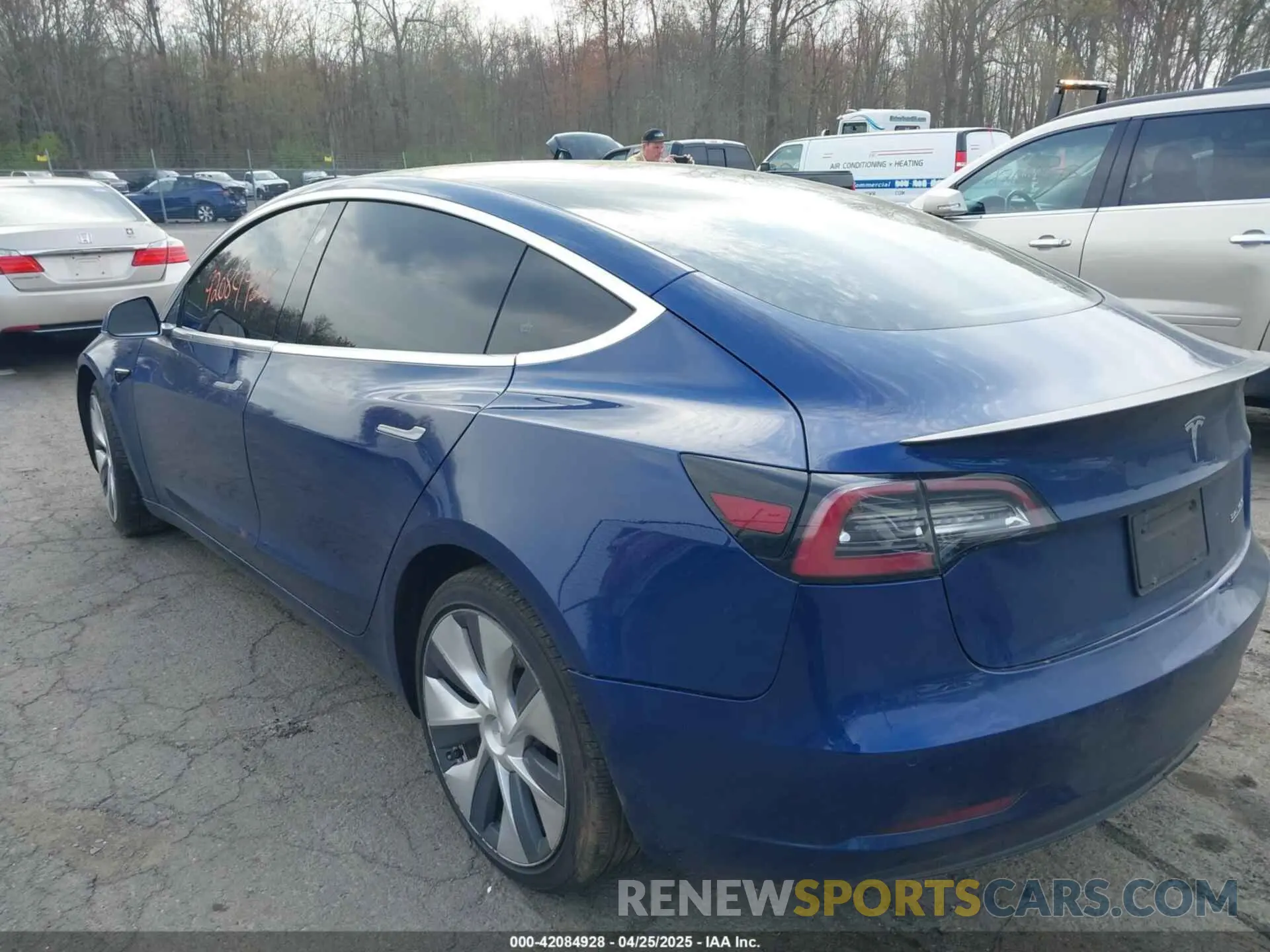 3 Photograph of a damaged car 5YJ3E1EC7LF784223 TESLA MODEL 3 2020