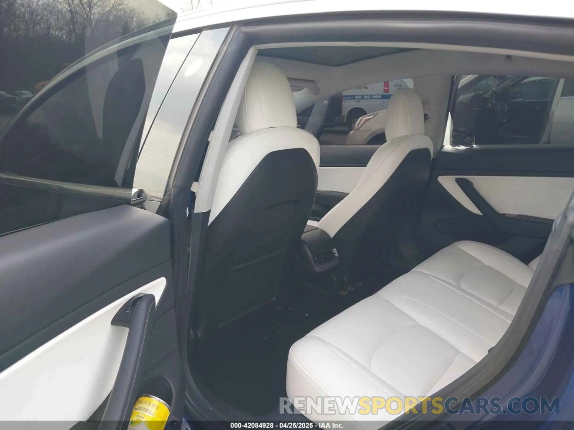 8 Photograph of a damaged car 5YJ3E1EC7LF784223 TESLA MODEL 3 2020