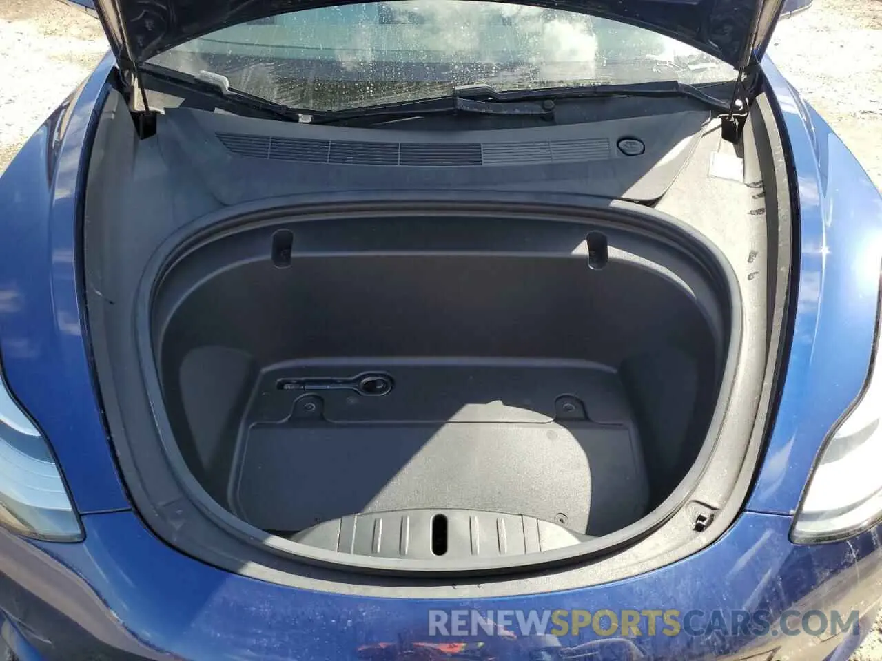 11 Photograph of a damaged car 5YJ3E1EC8LF624576 TESLA MODEL 3 2020