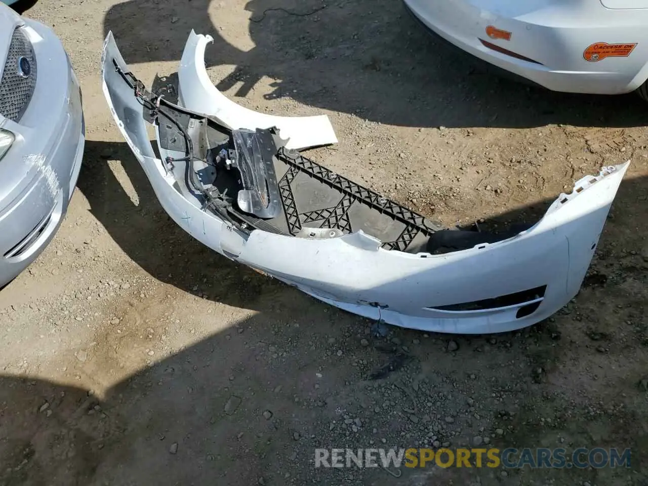 12 Photograph of a damaged car 5YJ3E1EC8LF746936 TESLA MODEL 3 2020