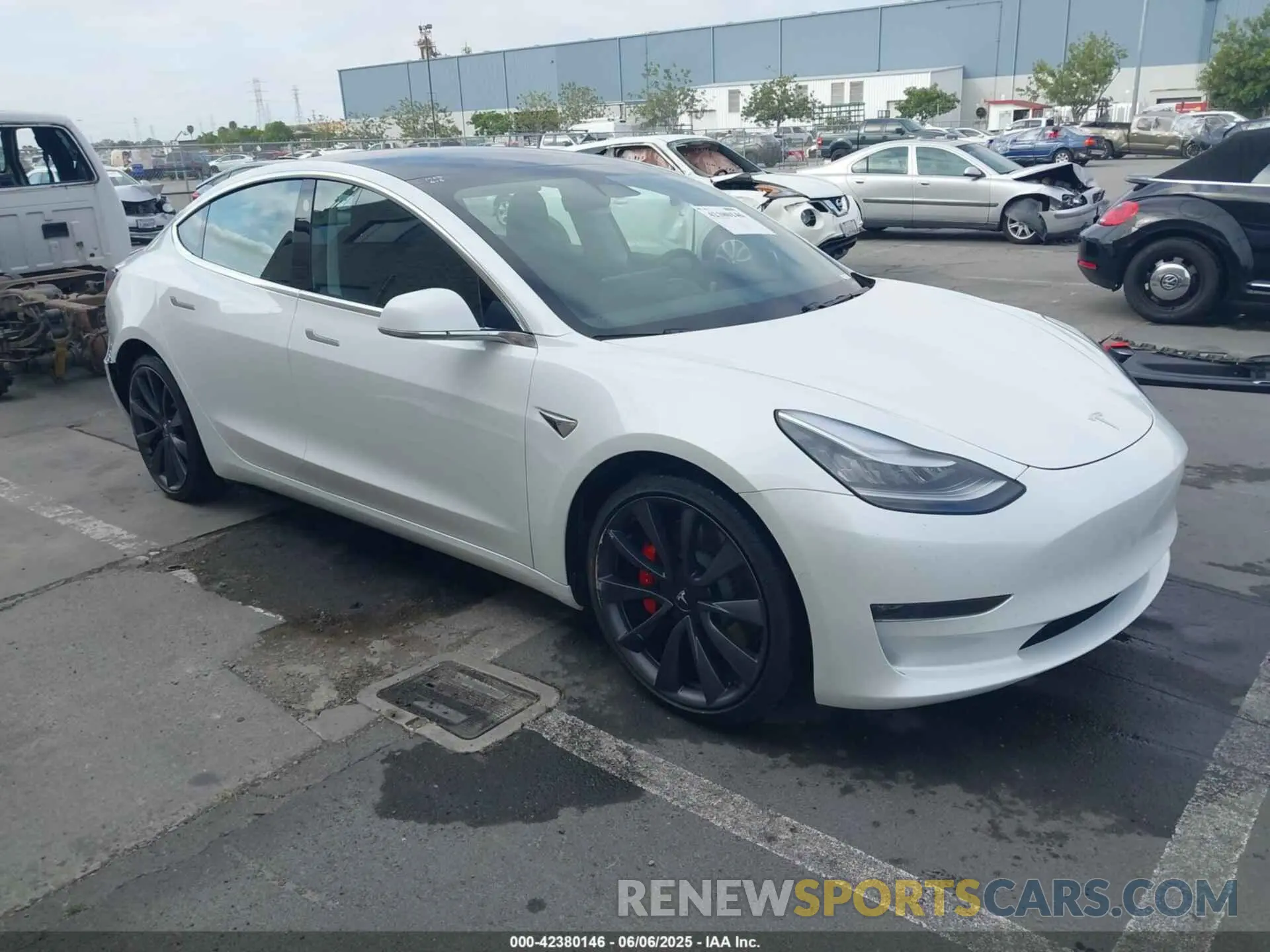 1 Photograph of a damaged car 5YJ3E1EC9LF641242 TESLA MODEL 3 2020