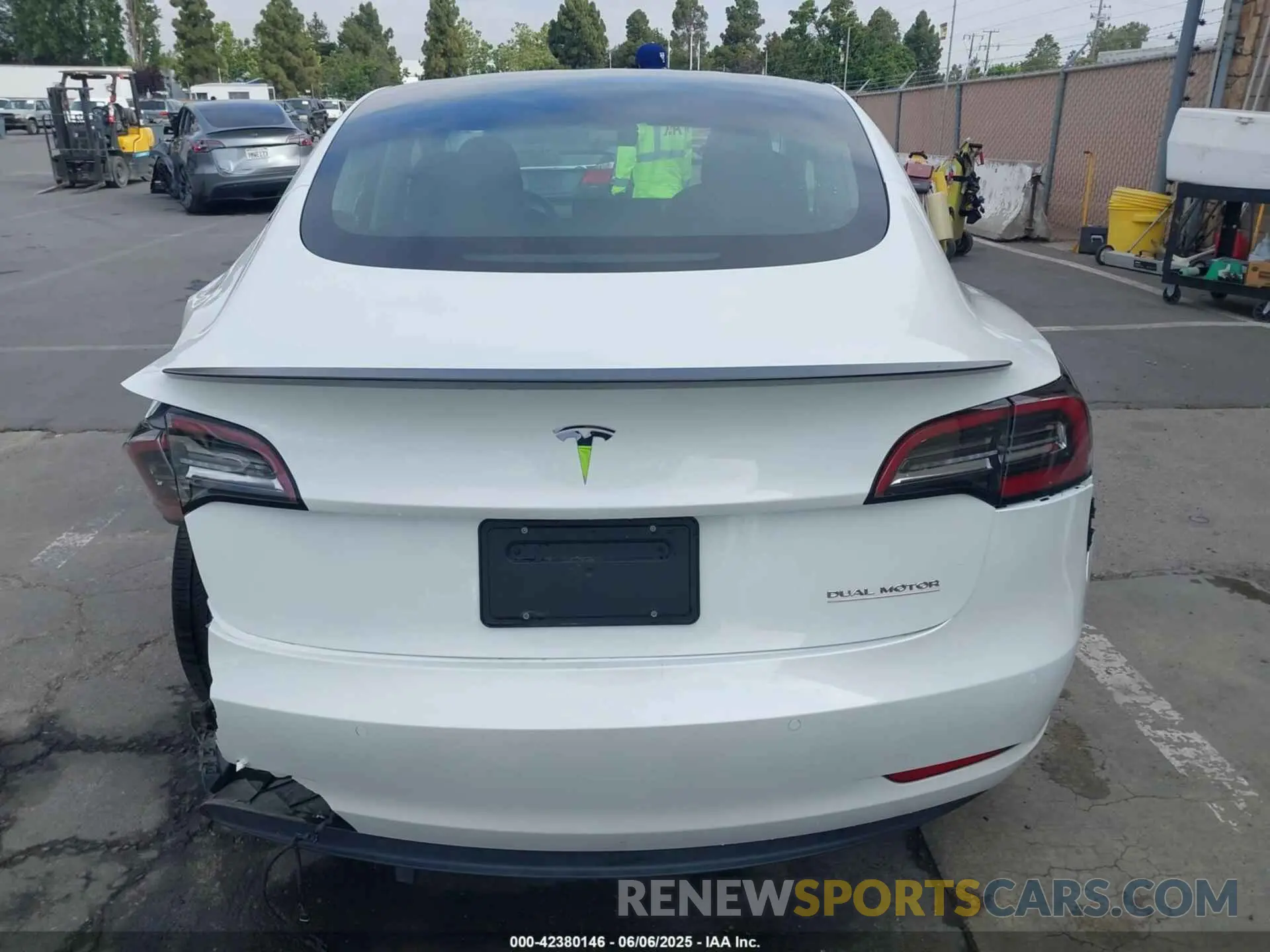 17 Photograph of a damaged car 5YJ3E1EC9LF641242 TESLA MODEL 3 2020