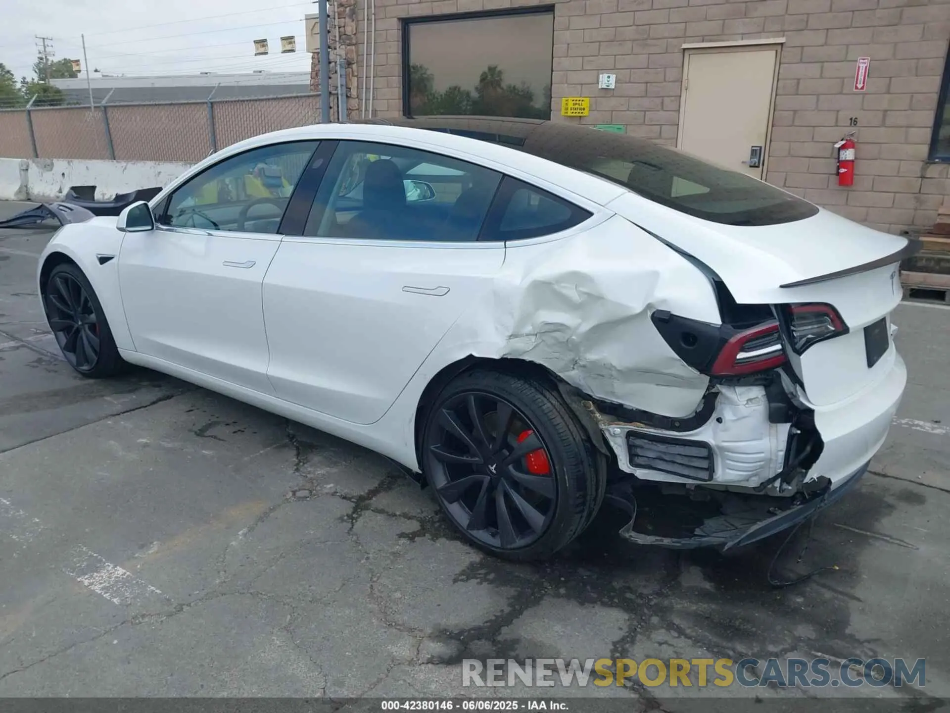 3 Photograph of a damaged car 5YJ3E1EC9LF641242 TESLA MODEL 3 2020