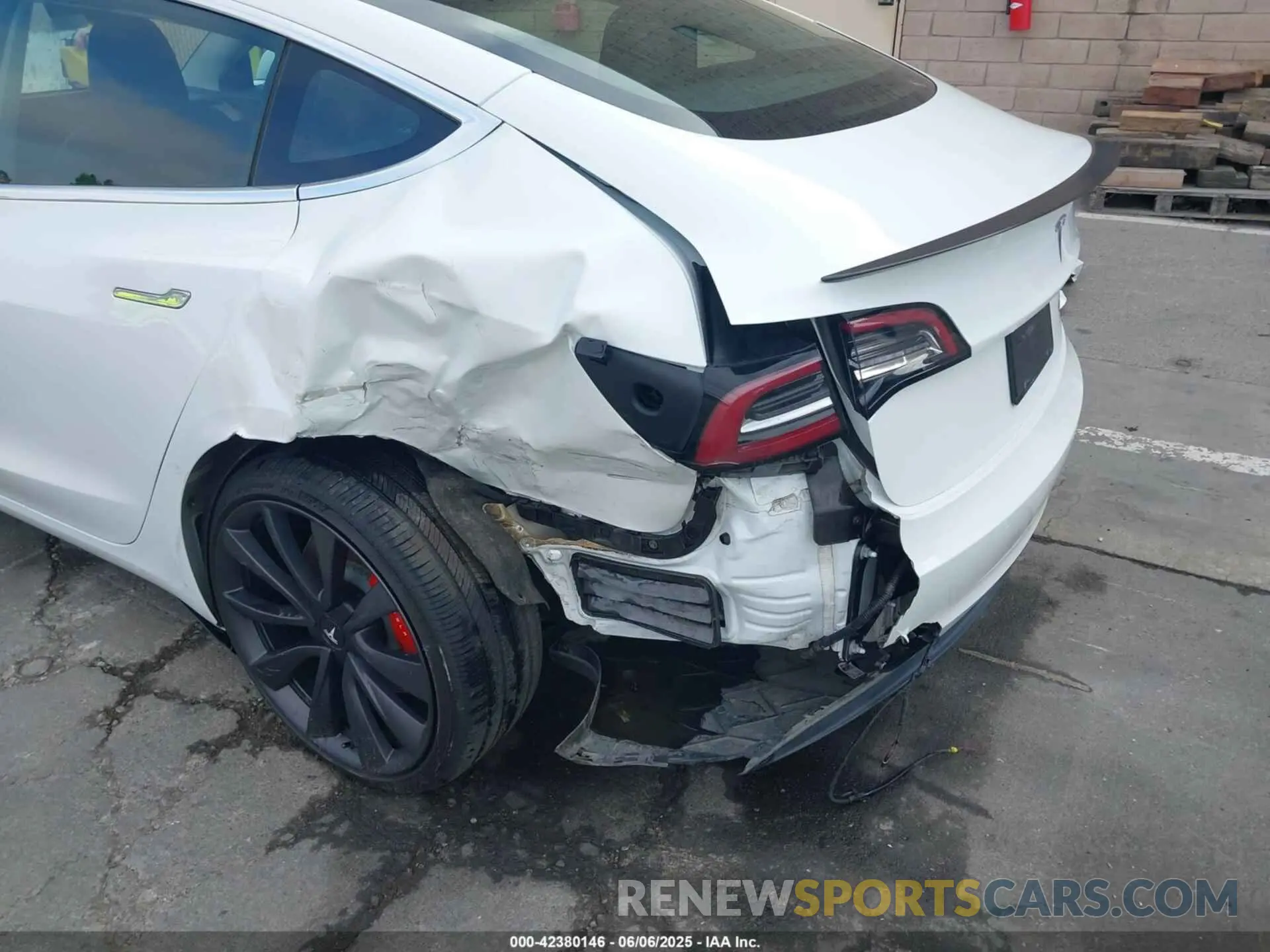 6 Photograph of a damaged car 5YJ3E1EC9LF641242 TESLA MODEL 3 2020
