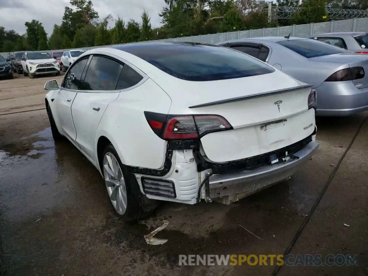 3 Photograph of a damaged car 5YJ3E1ECXLF587093 TESLA MODEL 3 2020