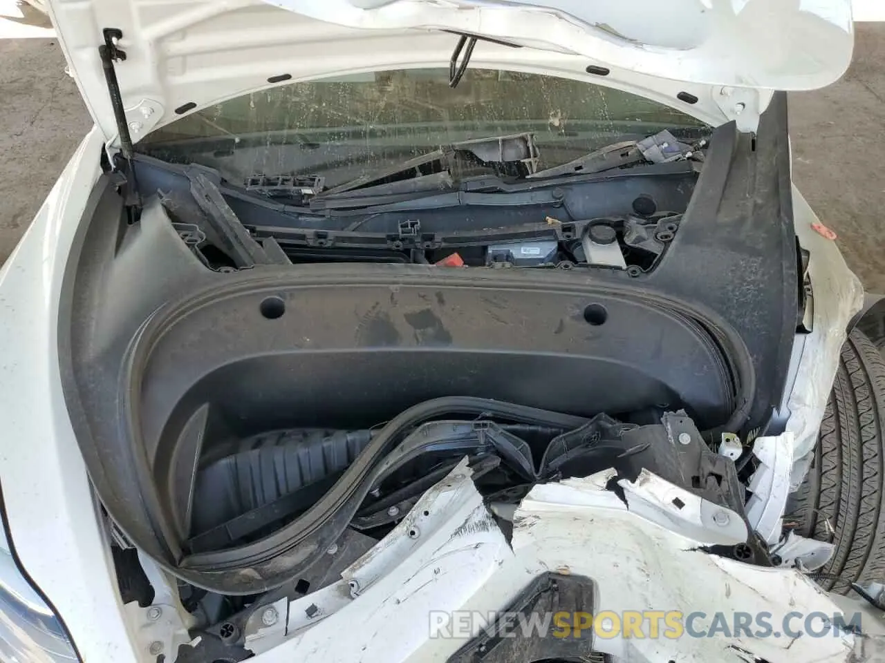 11 Photograph of a damaged car 5YJ3E1ECXLF805551 TESLA MODEL 3 2020
