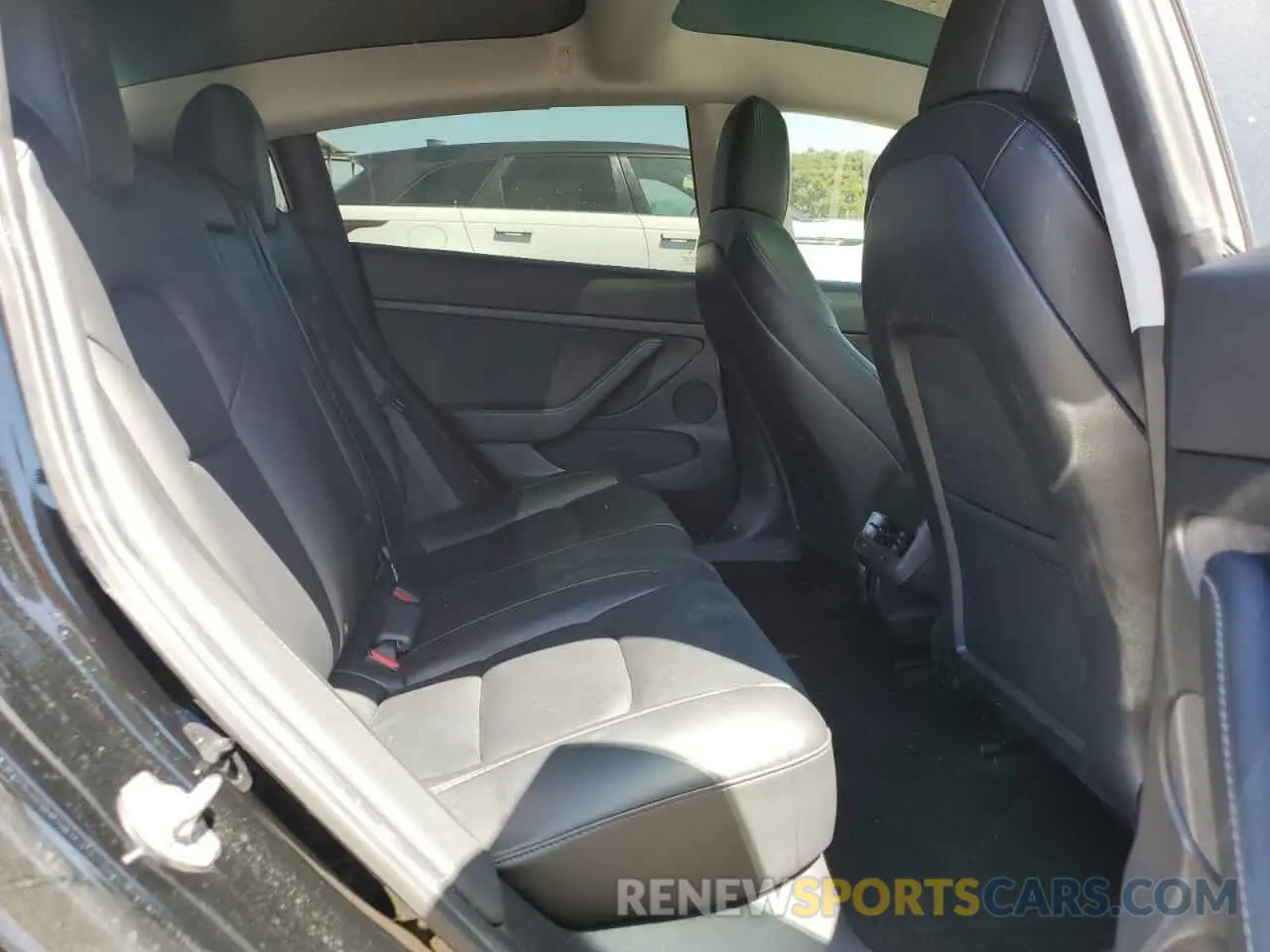 10 Photograph of a damaged car 5YJ3E1EA0MF005485 TESLA MODEL 3 2021