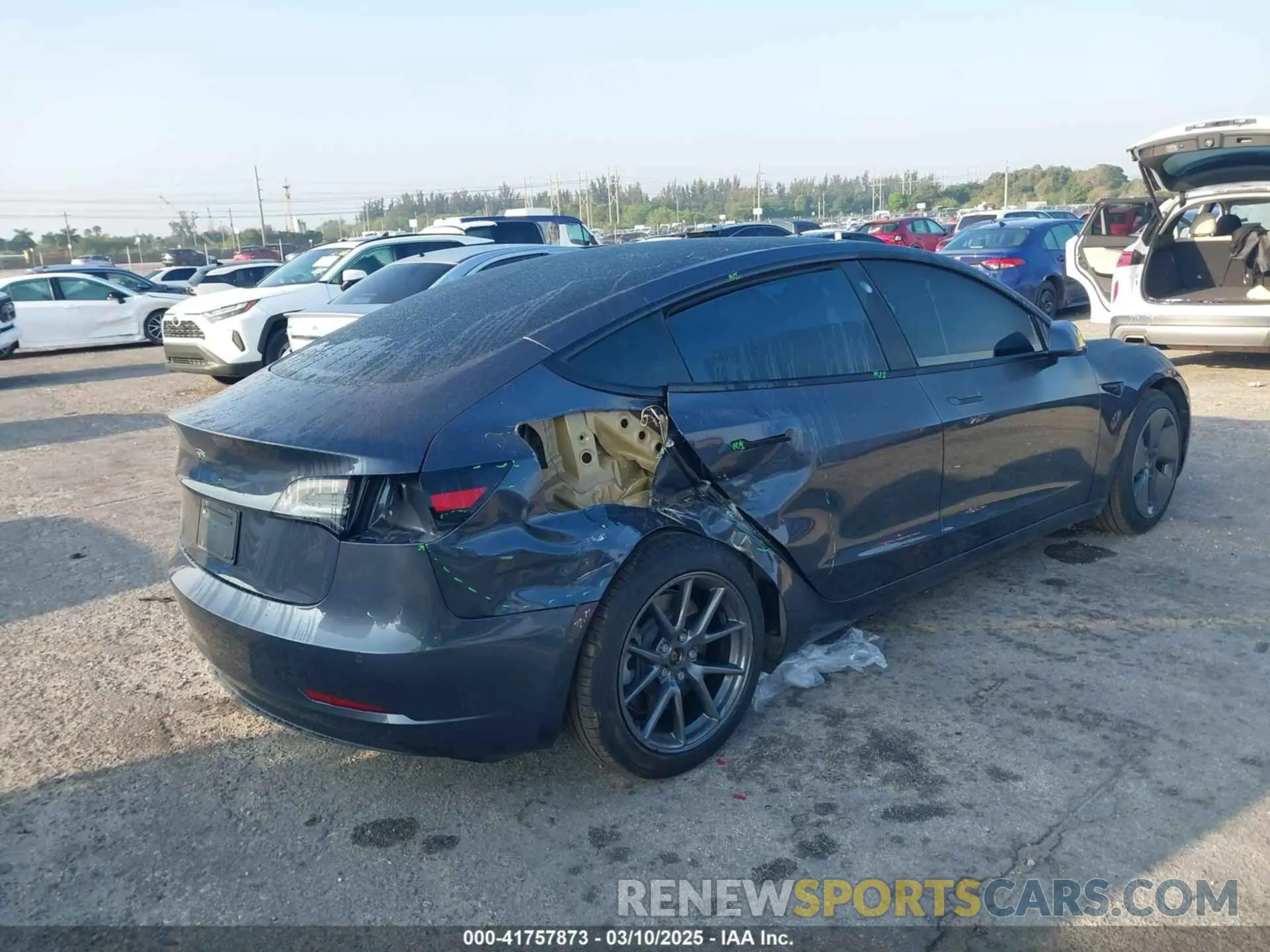4 Photograph of a damaged car 5YJ3E1EA0MF016826 TESLA MODEL 3 2021