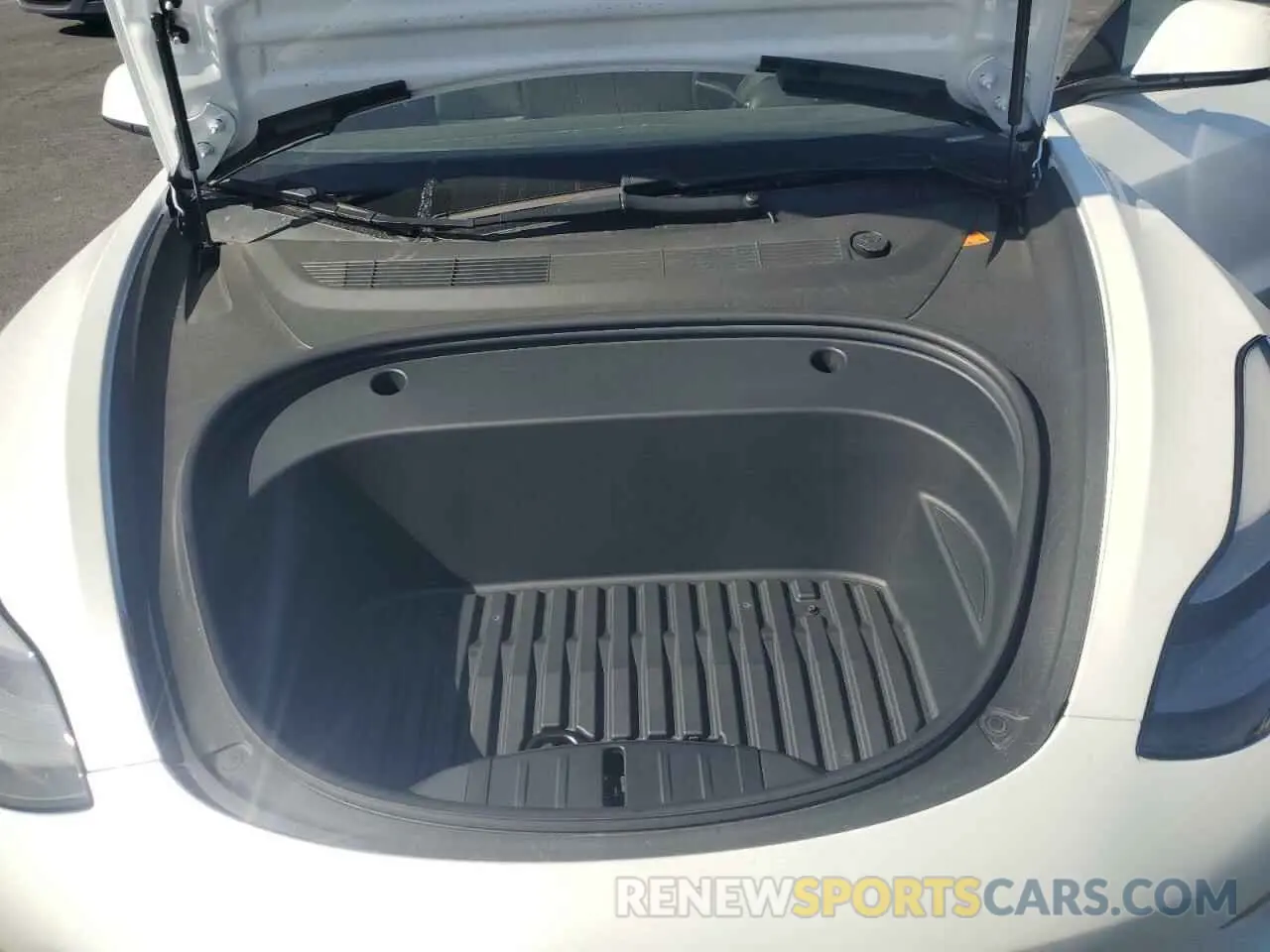 11 Photograph of a damaged car 5YJ3E1EA0MF017524 TESLA MODEL 3 2021