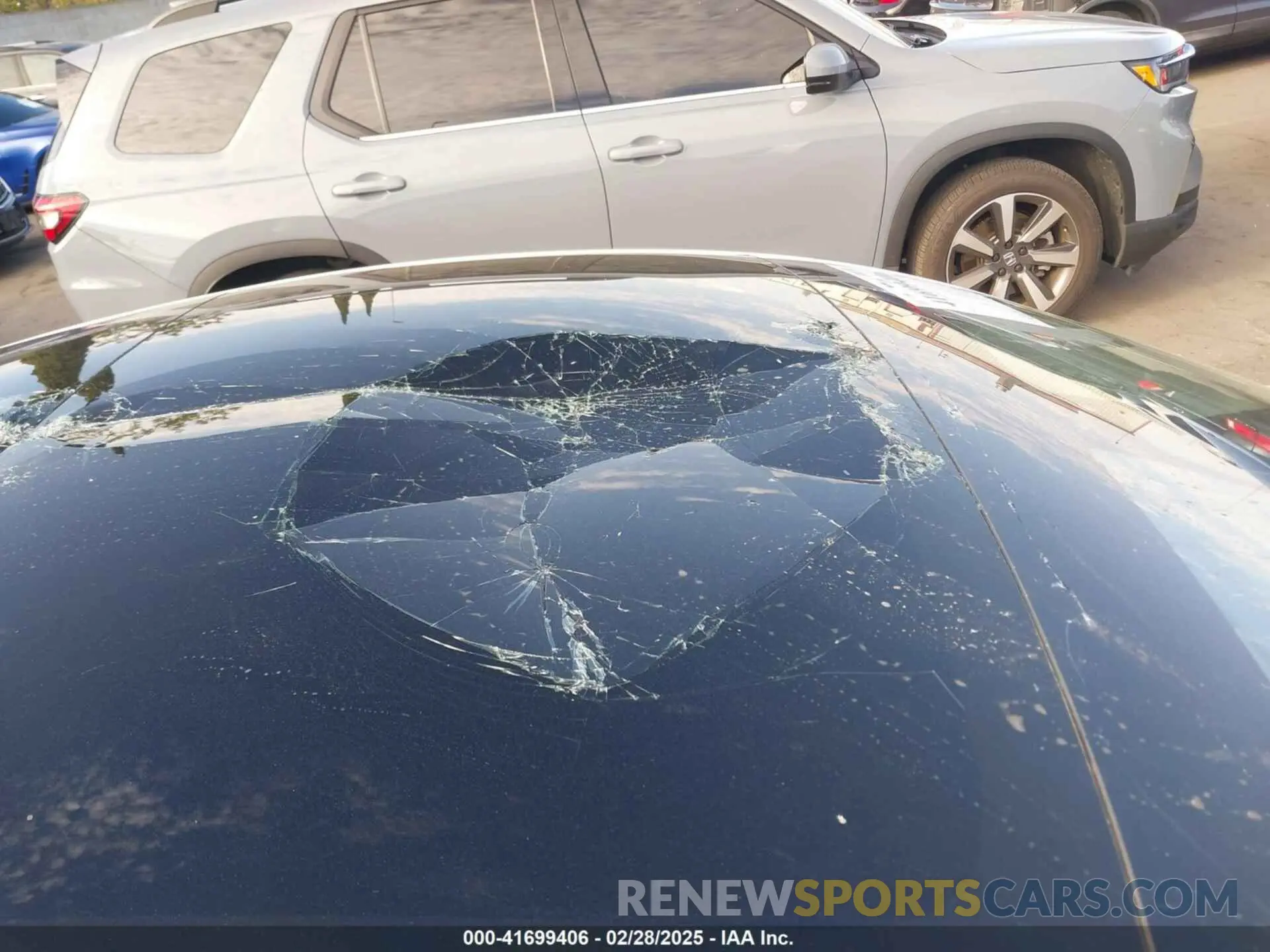 18 Photograph of a damaged car 5YJ3E1EA0MF022920 TESLA MODEL 3 2021