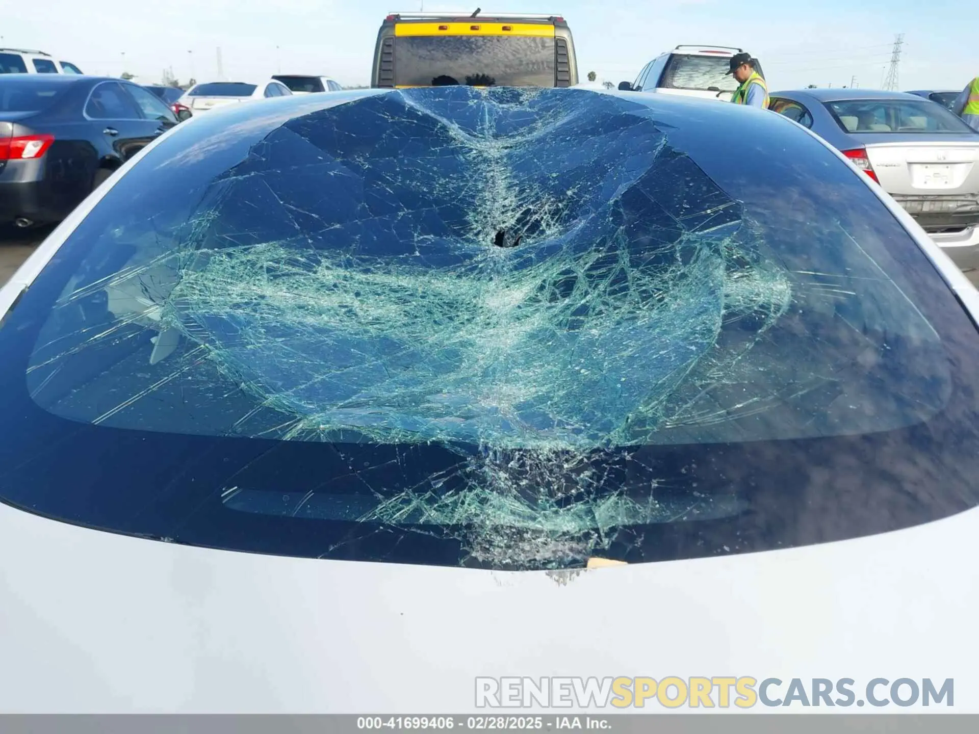 19 Photograph of a damaged car 5YJ3E1EA0MF022920 TESLA MODEL 3 2021