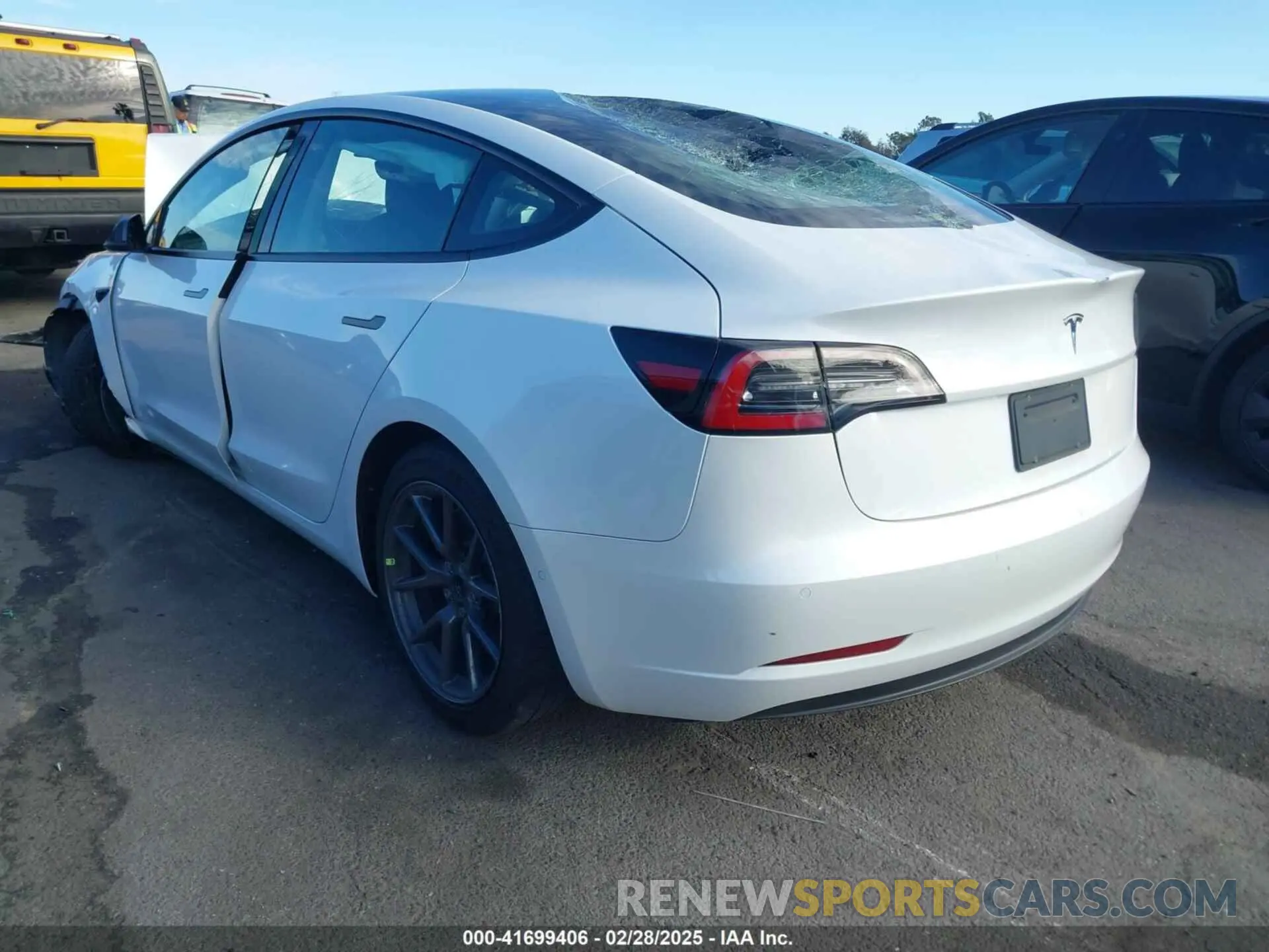 3 Photograph of a damaged car 5YJ3E1EA0MF022920 TESLA MODEL 3 2021