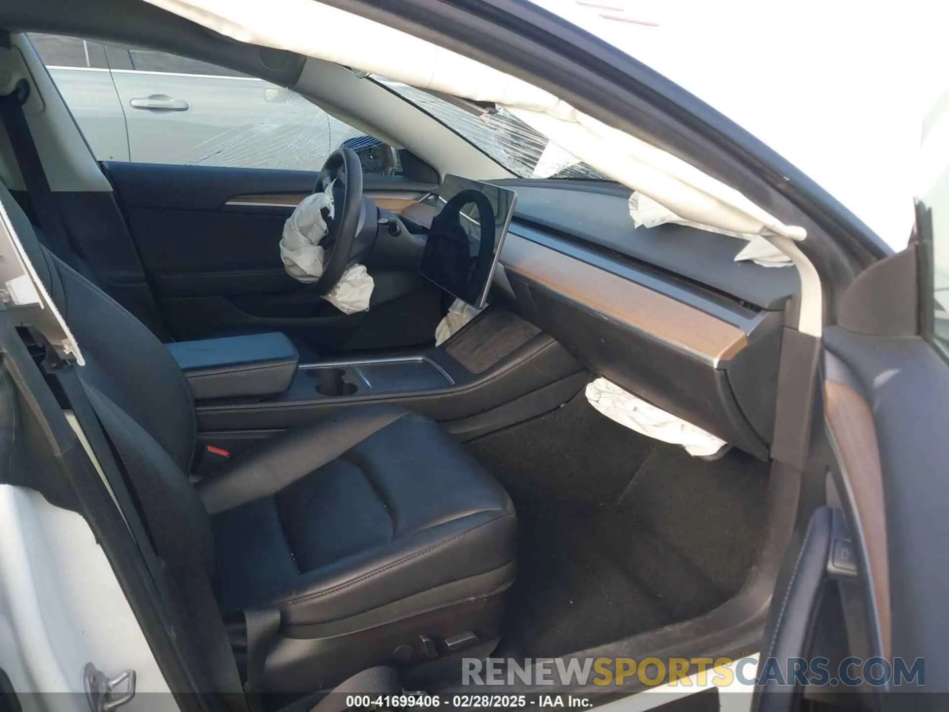 5 Photograph of a damaged car 5YJ3E1EA0MF022920 TESLA MODEL 3 2021