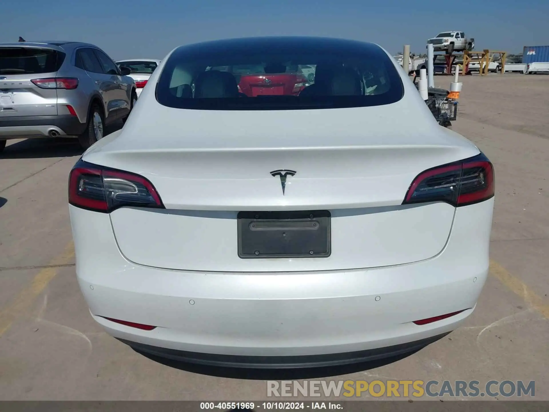 17 Photograph of a damaged car 5YJ3E1EA0MF023016 TESLA MODEL 3 2021