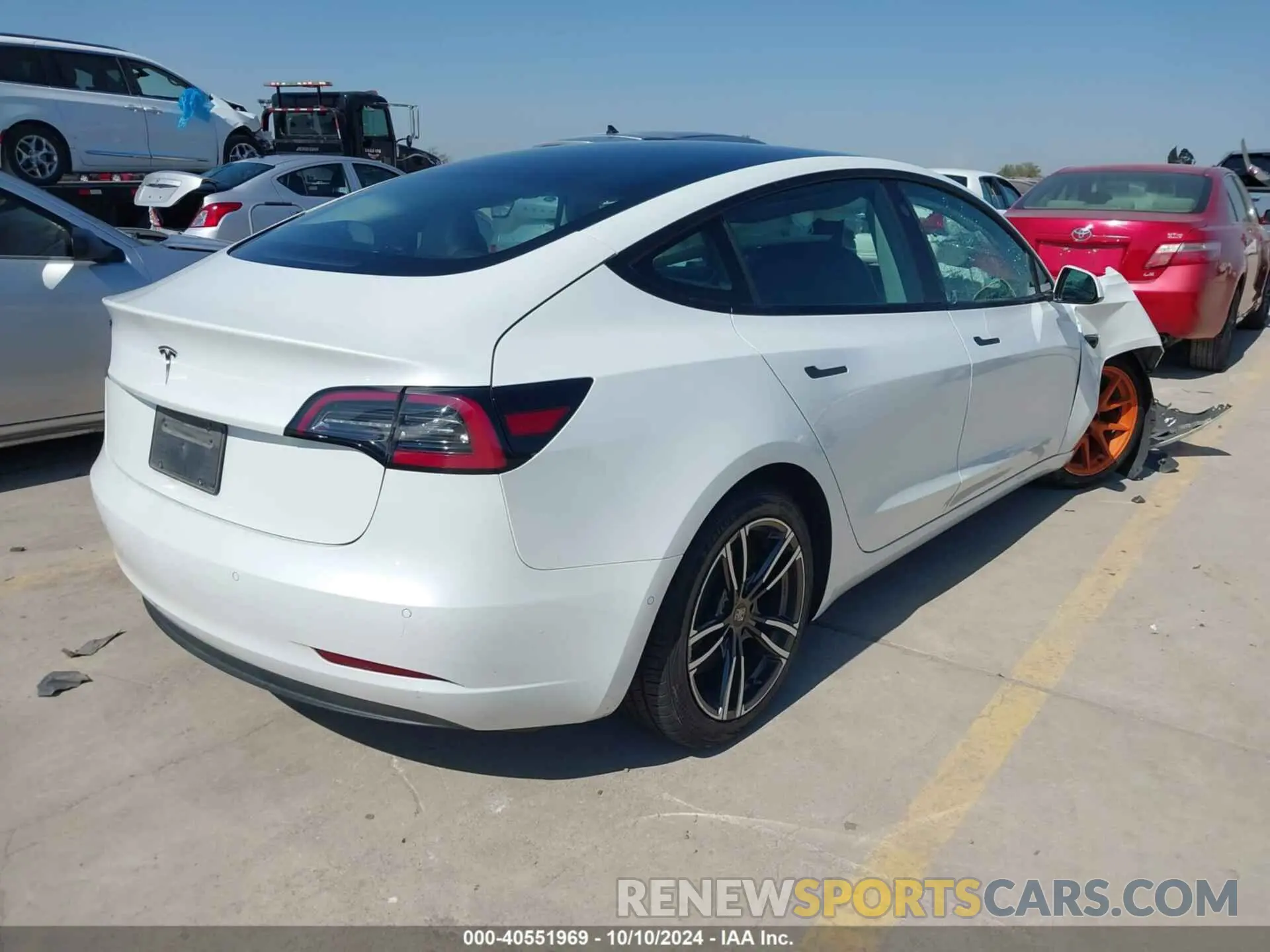 4 Photograph of a damaged car 5YJ3E1EA0MF023016 TESLA MODEL 3 2021
