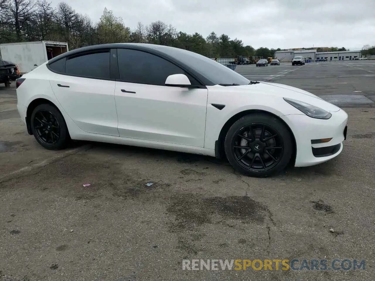 4 Photograph of a damaged car 5YJ3E1EA0MF029723 TESLA MODEL 3 2021