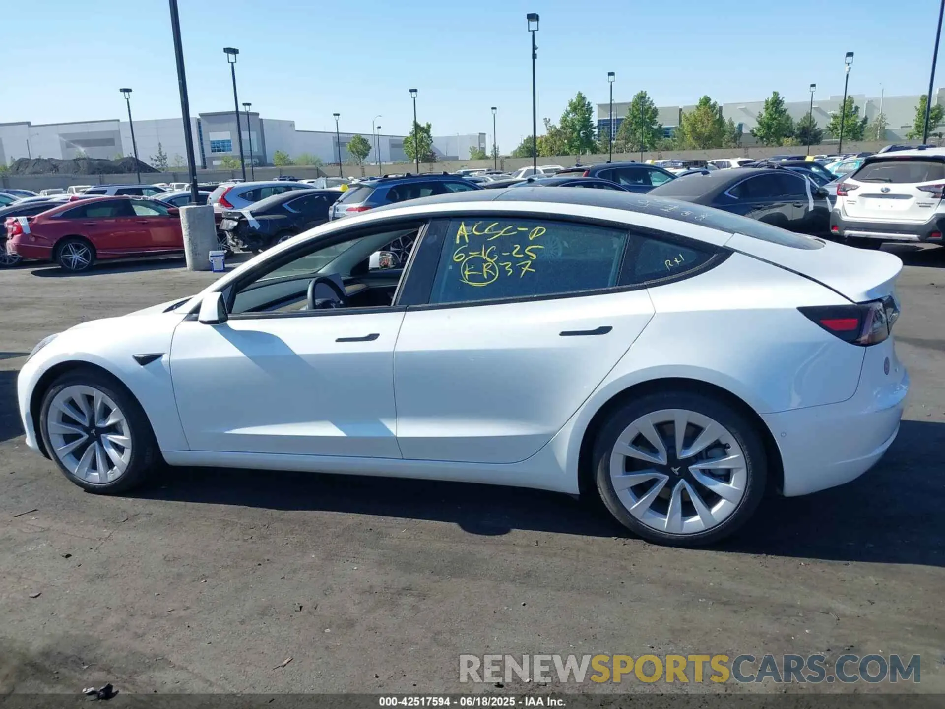 15 Photograph of a damaged car 5YJ3E1EA0MF076363 TESLA MODEL 3 2021