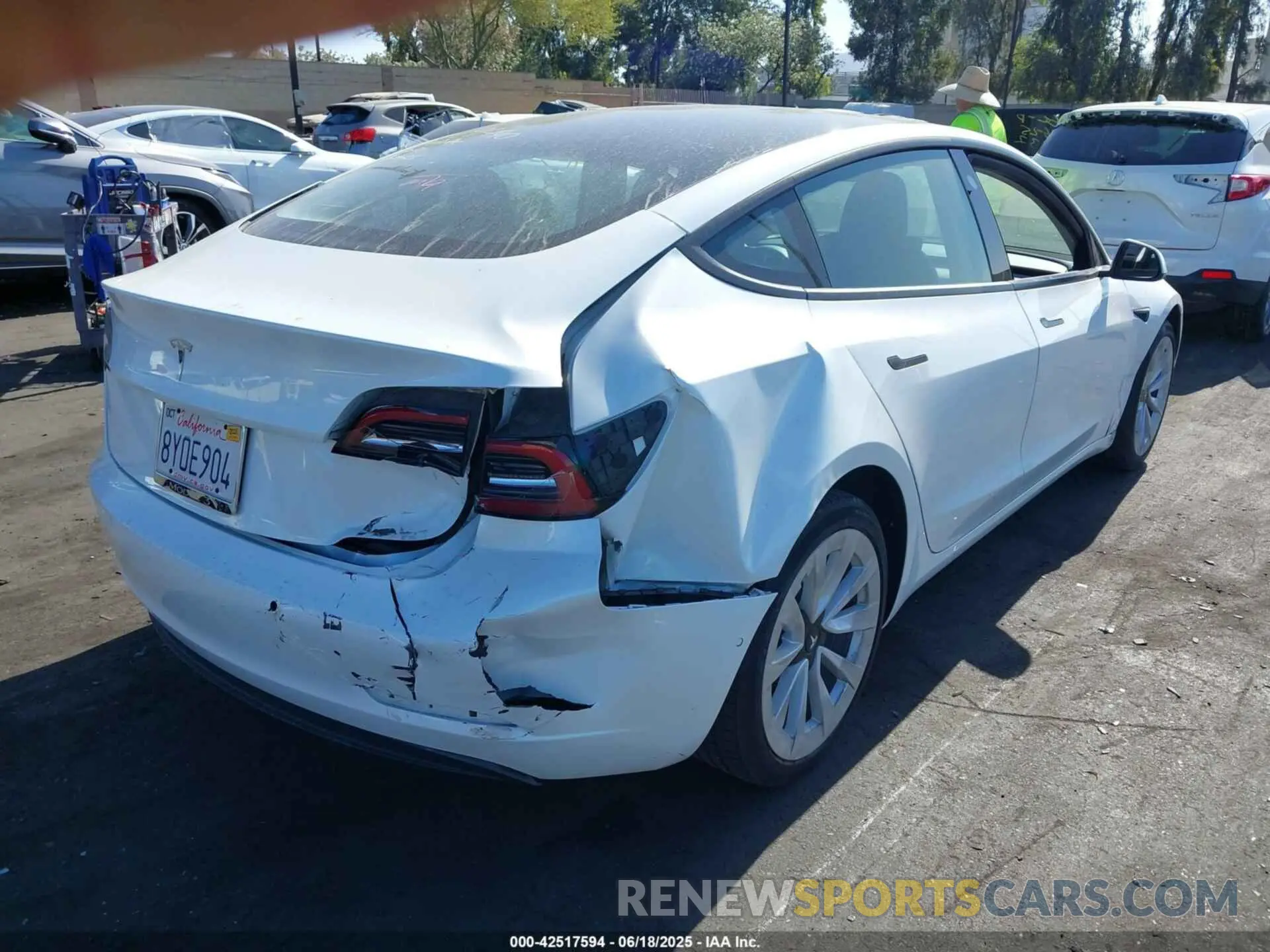 4 Photograph of a damaged car 5YJ3E1EA0MF076363 TESLA MODEL 3 2021