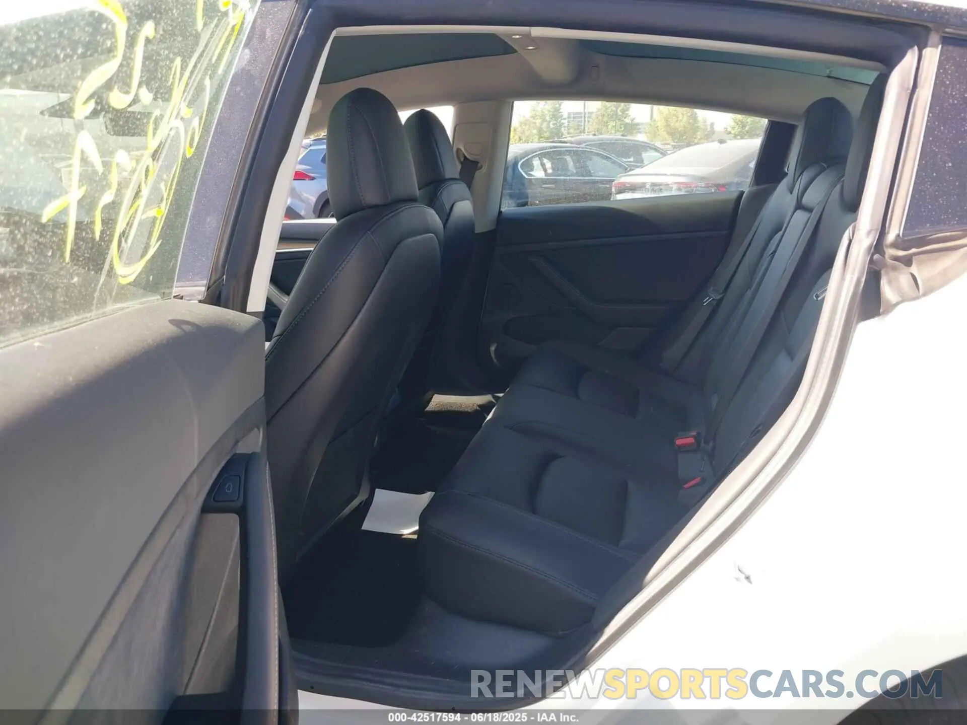 8 Photograph of a damaged car 5YJ3E1EA0MF076363 TESLA MODEL 3 2021