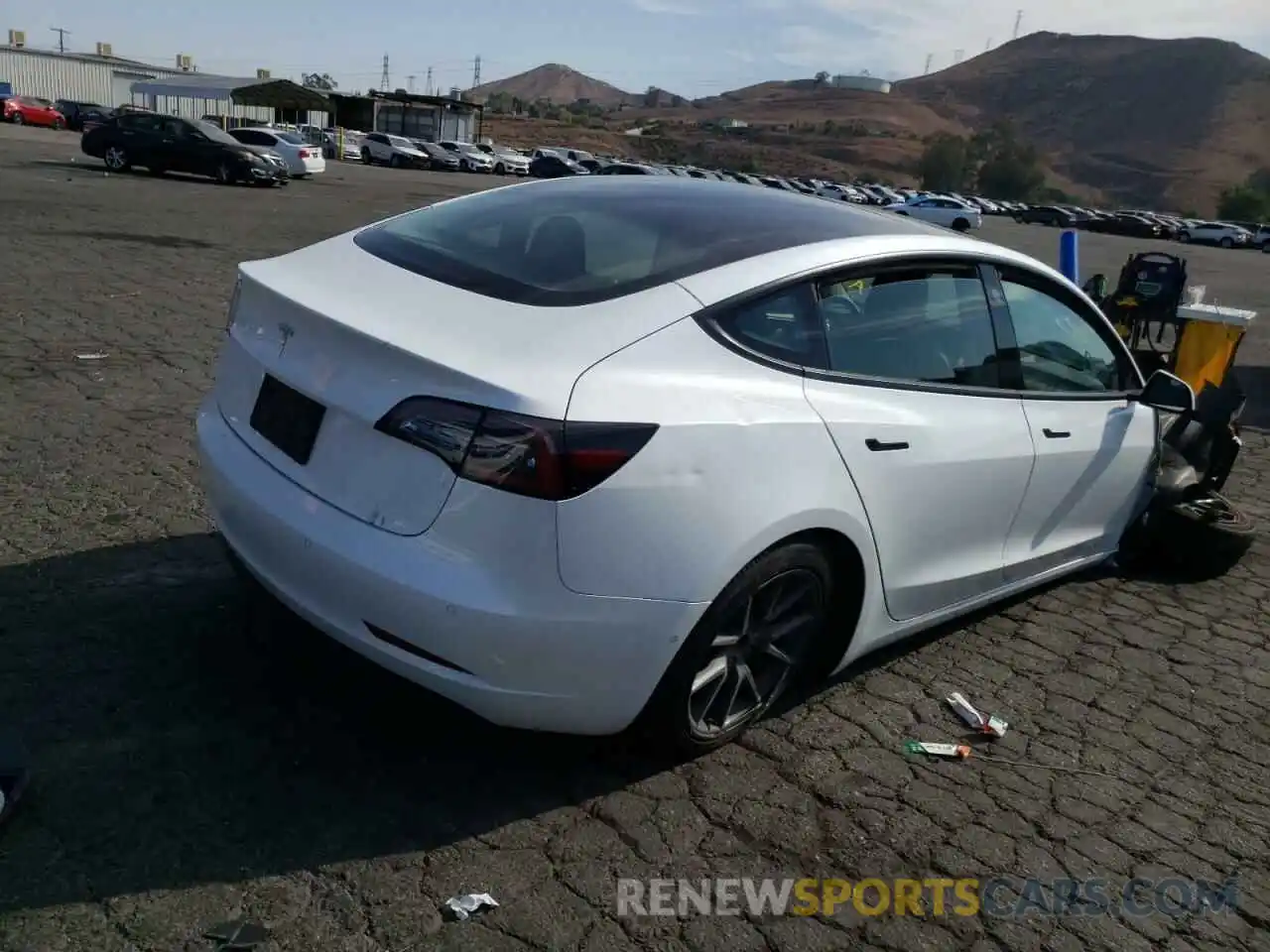 4 Photograph of a damaged car 5YJ3E1EA0MF092076 TESLA MODEL 3 2021