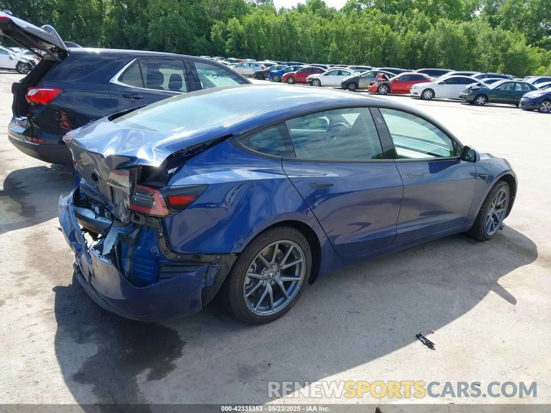 4 Photograph of a damaged car 5YJ3E1EA0MF095186 TESLA MODEL 3 2021