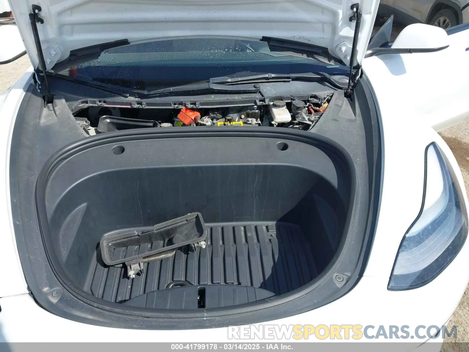 10 Photograph of a damaged car 5YJ3E1EA0MF095222 TESLA MODEL 3 2021