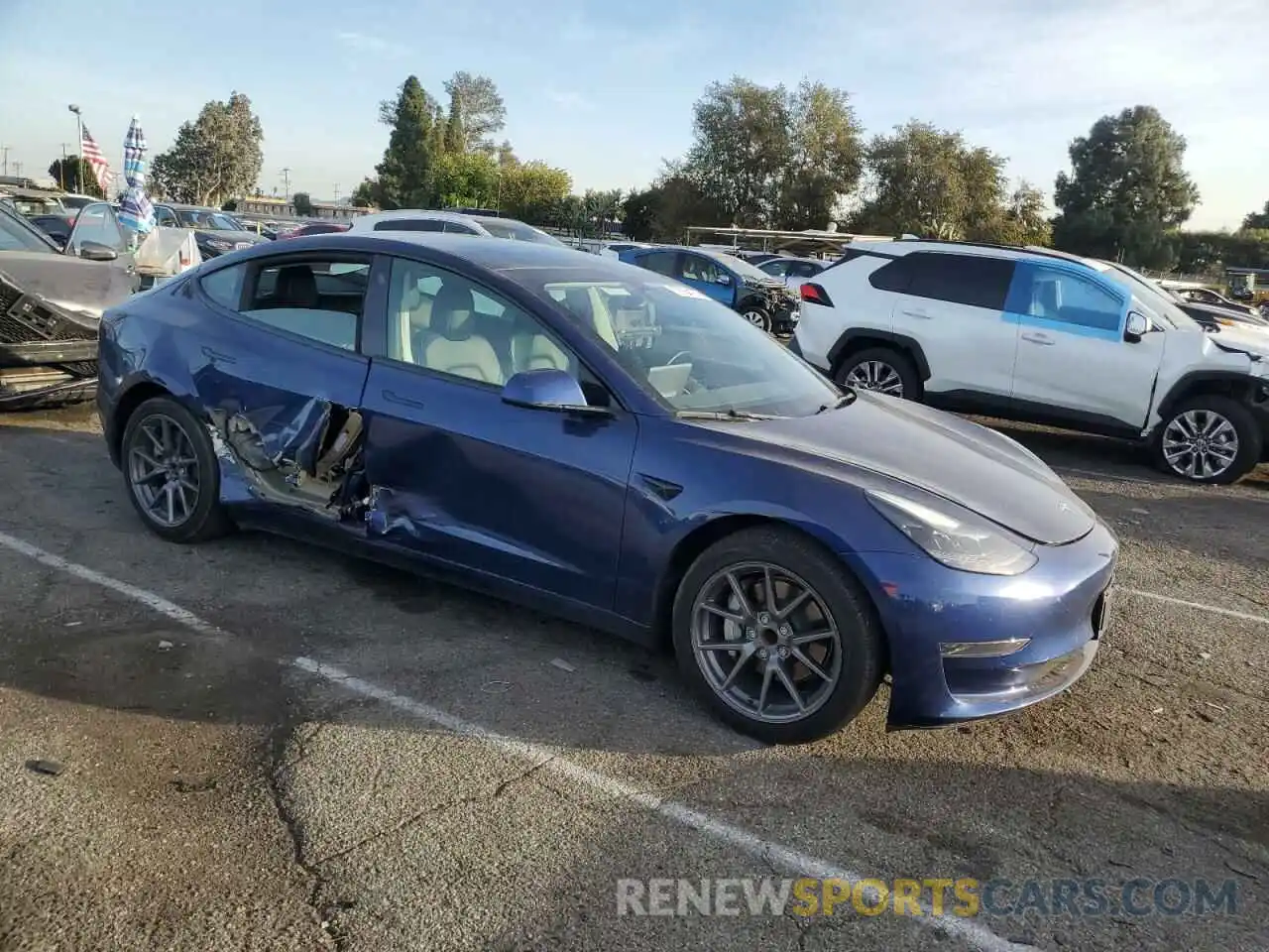 4 Photograph of a damaged car 5YJ3E1EA0MF095706 TESLA MODEL 3 2021