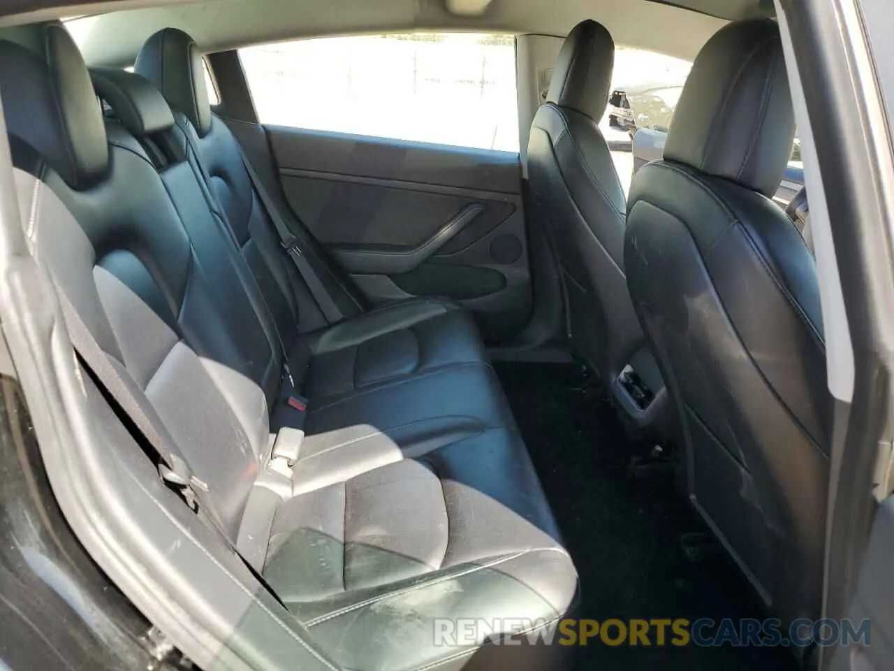 10 Photograph of a damaged car 5YJ3E1EA0MF097746 TESLA MODEL 3 2021