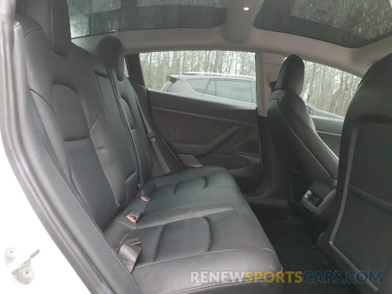 10 Photograph of a damaged car 5YJ3E1EA0MF906162 TESLA MODEL 3 2021