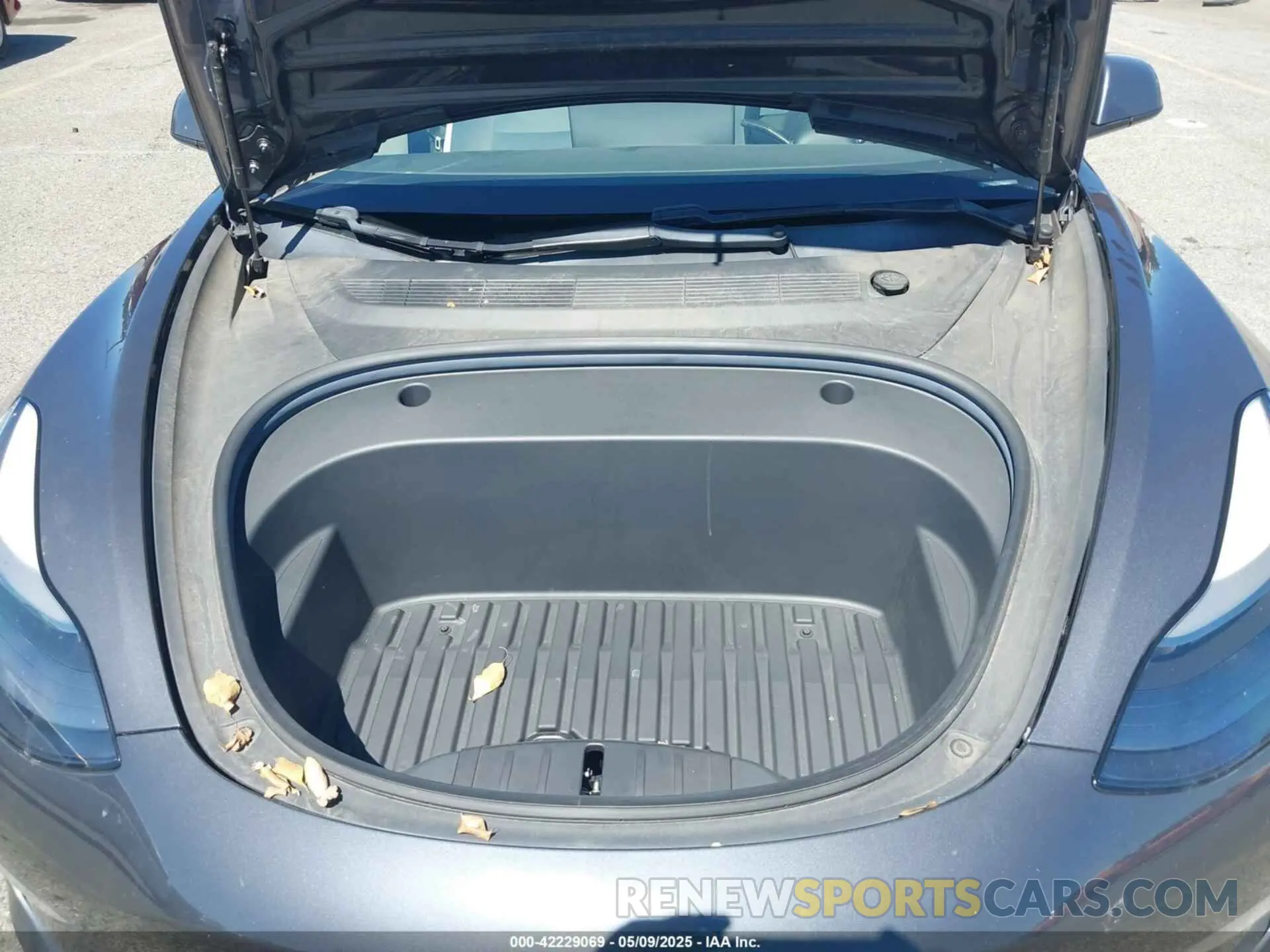 10 Photograph of a damaged car 5YJ3E1EA0MF908736 TESLA MODEL 3 2021