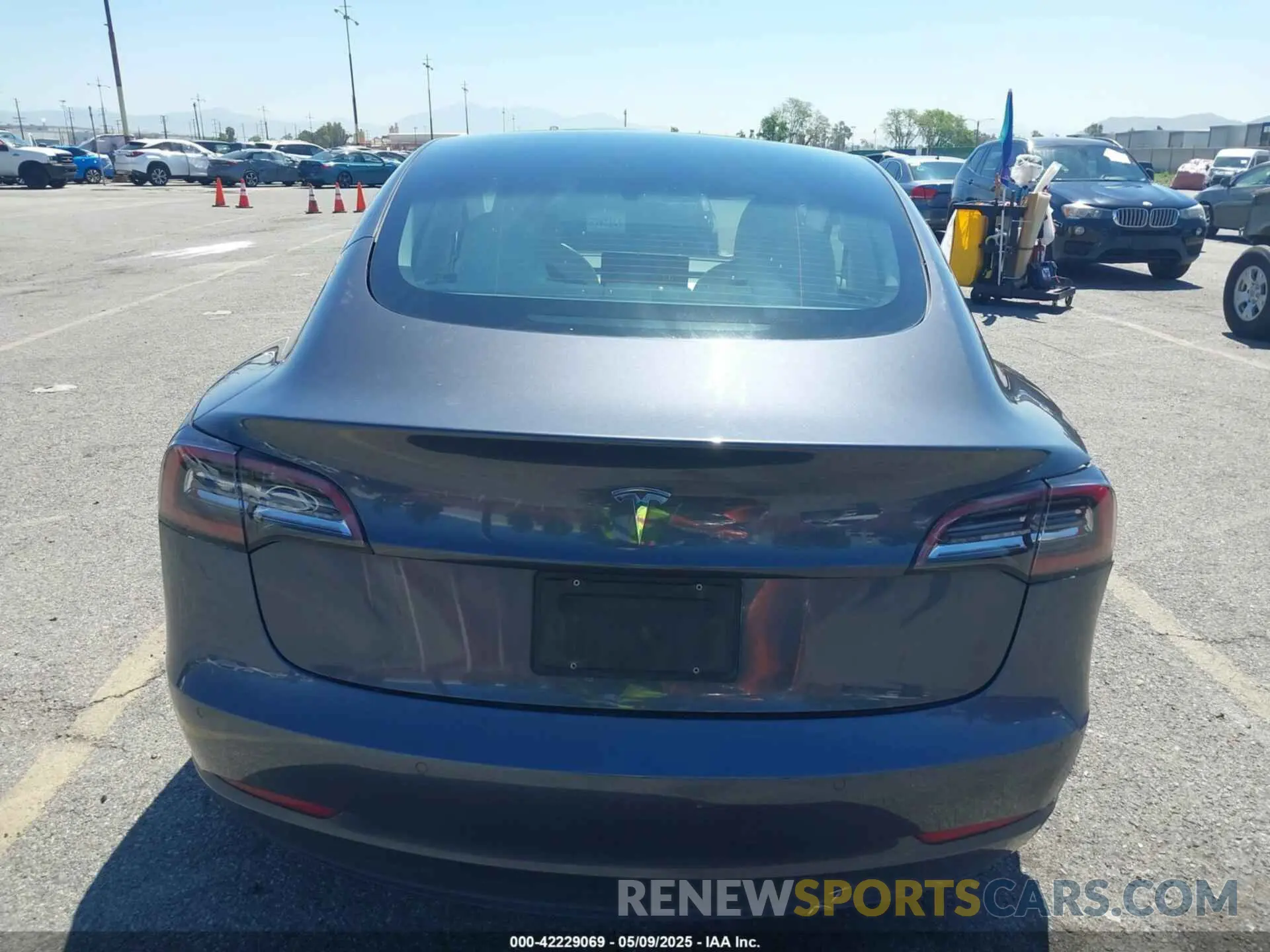 15 Photograph of a damaged car 5YJ3E1EA0MF908736 TESLA MODEL 3 2021