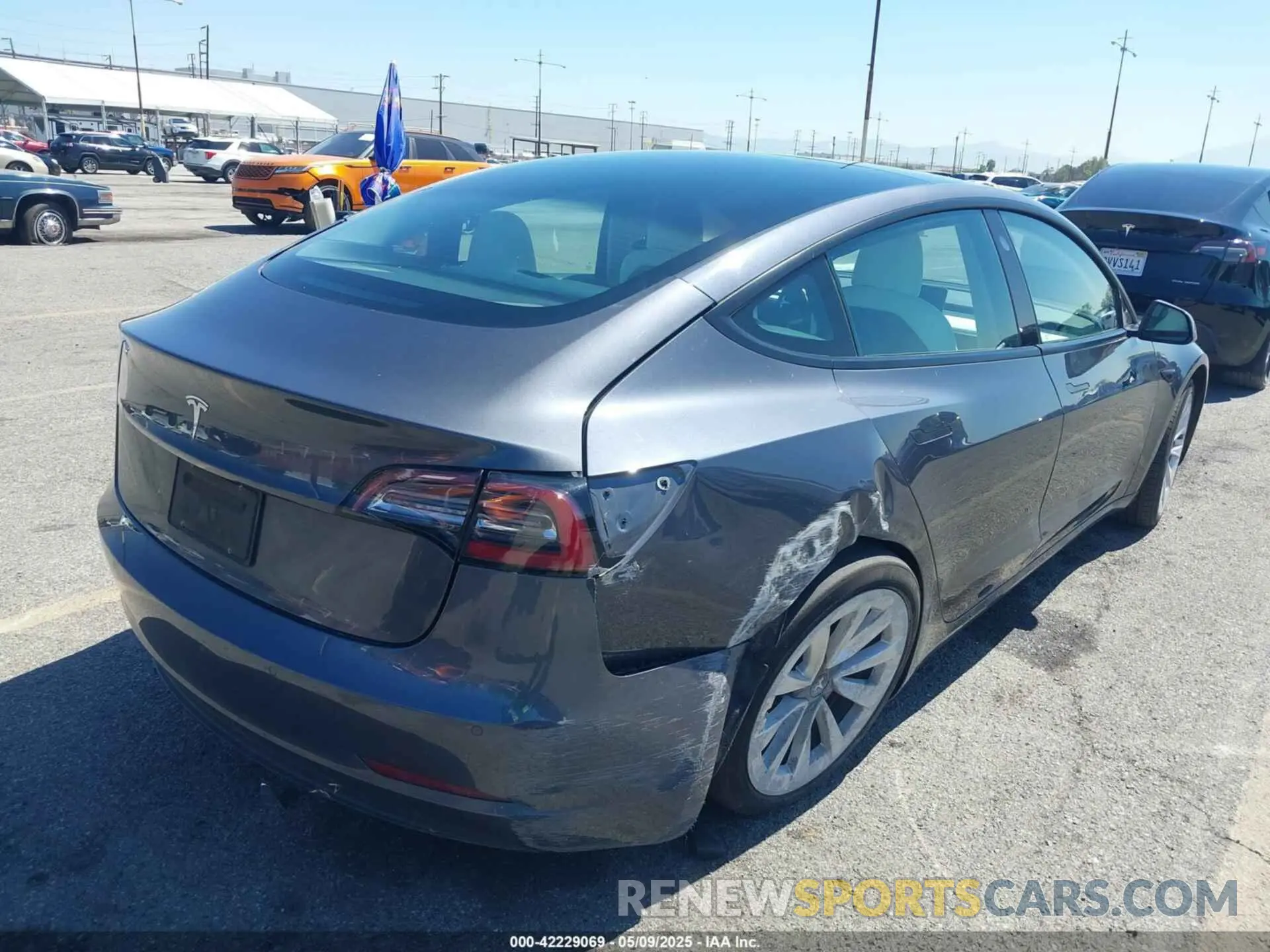 6 Photograph of a damaged car 5YJ3E1EA0MF908736 TESLA MODEL 3 2021