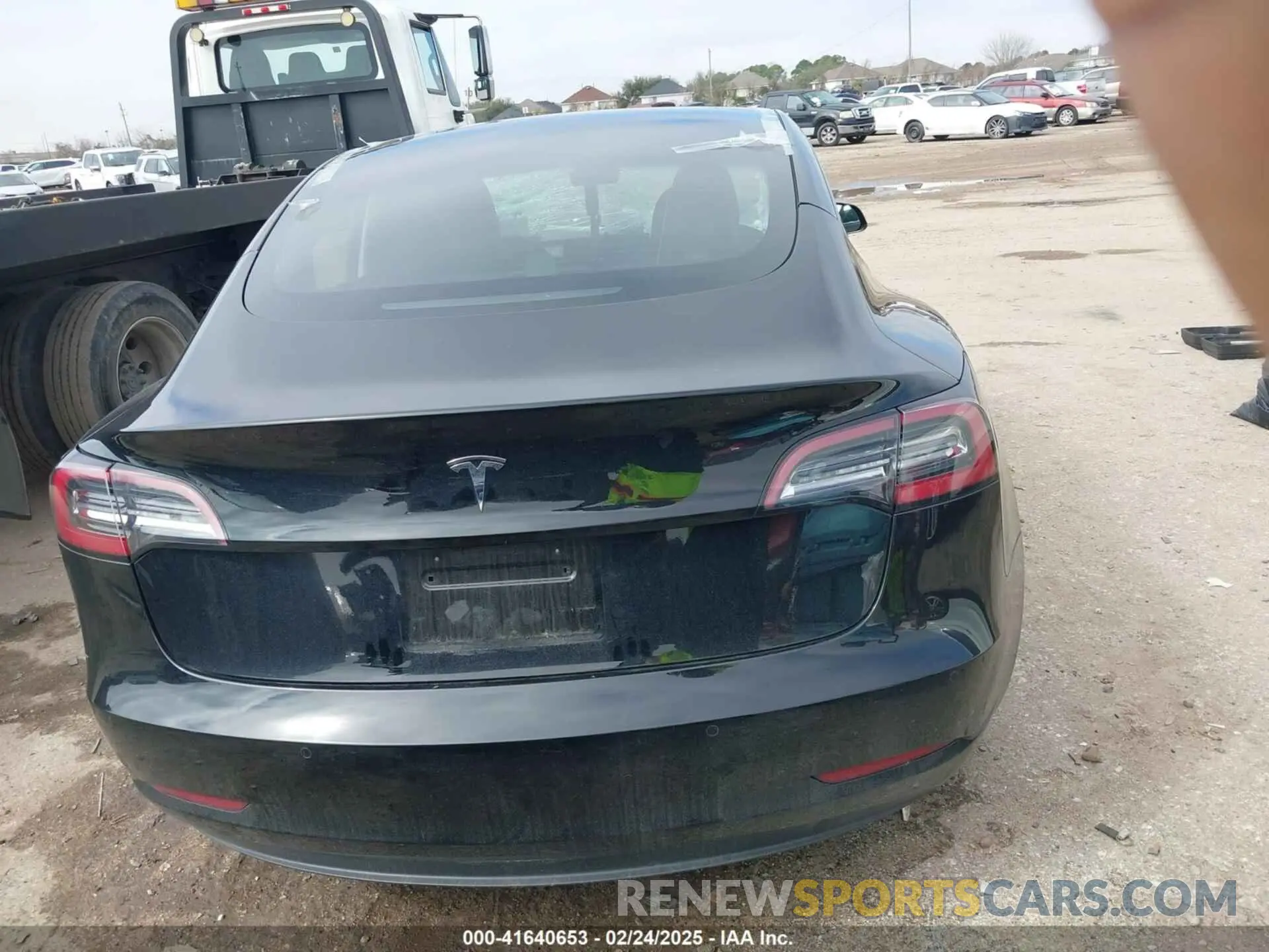 15 Photograph of a damaged car 5YJ3E1EA0MF911328 TESLA MODEL 3 2021